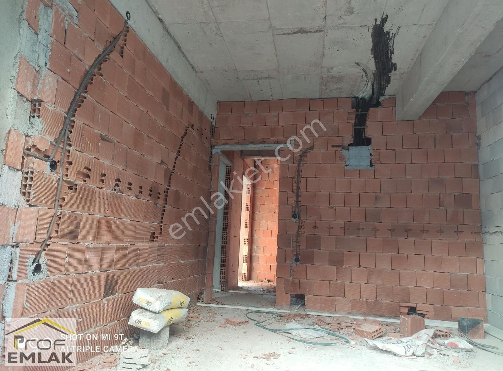 Emlakçıdan İzmir Selçuk 14 Mayıs Mahallesi 2+1 Satılık Daire 850.000 TL