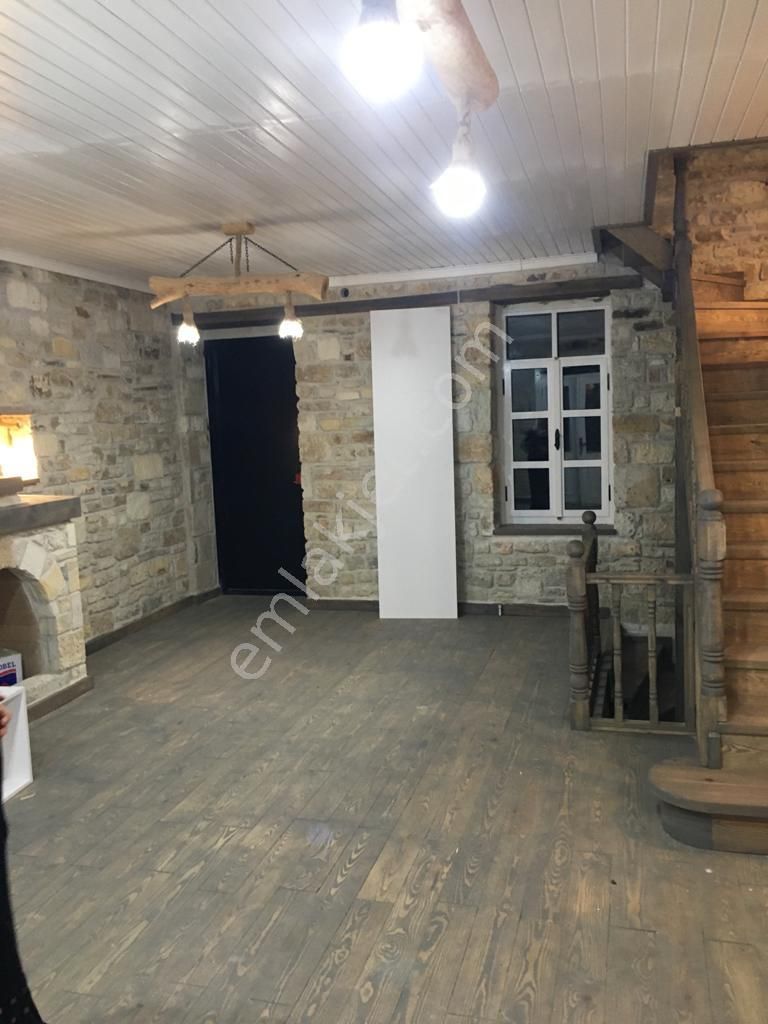 Yeni Foça'da Tamamı Orijinal Taş Satılık Villa 20.000.000tl - Görsel 13