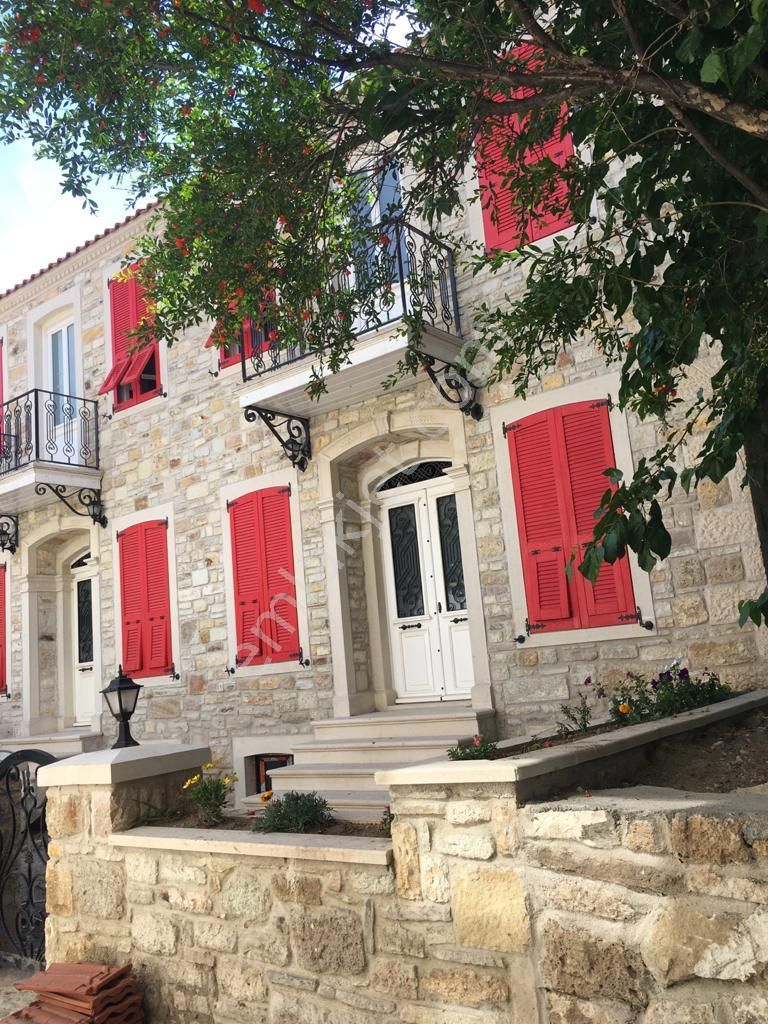 Yeni Foça'da Tamamı Orijinal Taş Satılık Villa 20.000.000tl - Görsel 3