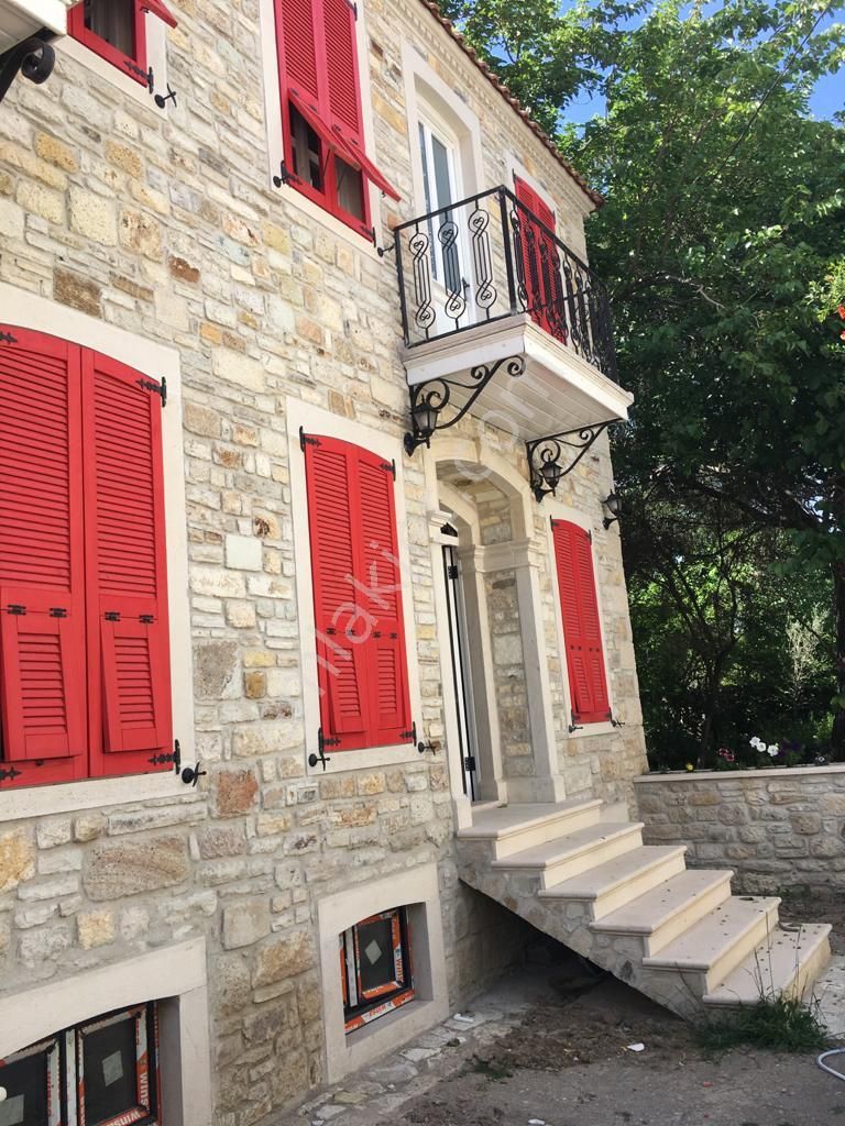 Yeni Foça'da Tamamı Orijinal Taş Satılık Villa 20.000.000tl - Görsel 4