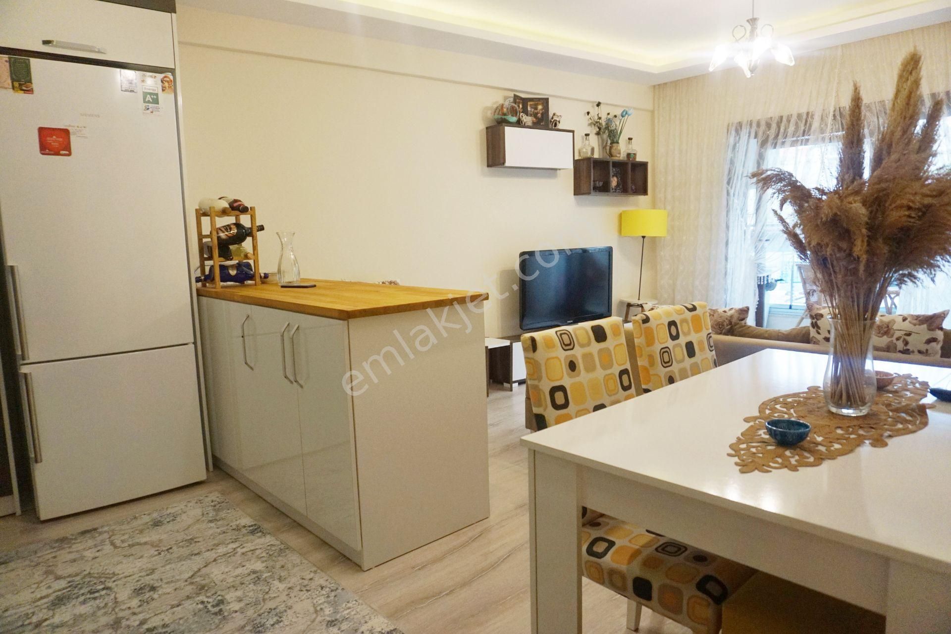 Emlakçıdan İzmir Çiğli Maltepe Mahallesi 2+1 Kiralık Daire 4.000 TL