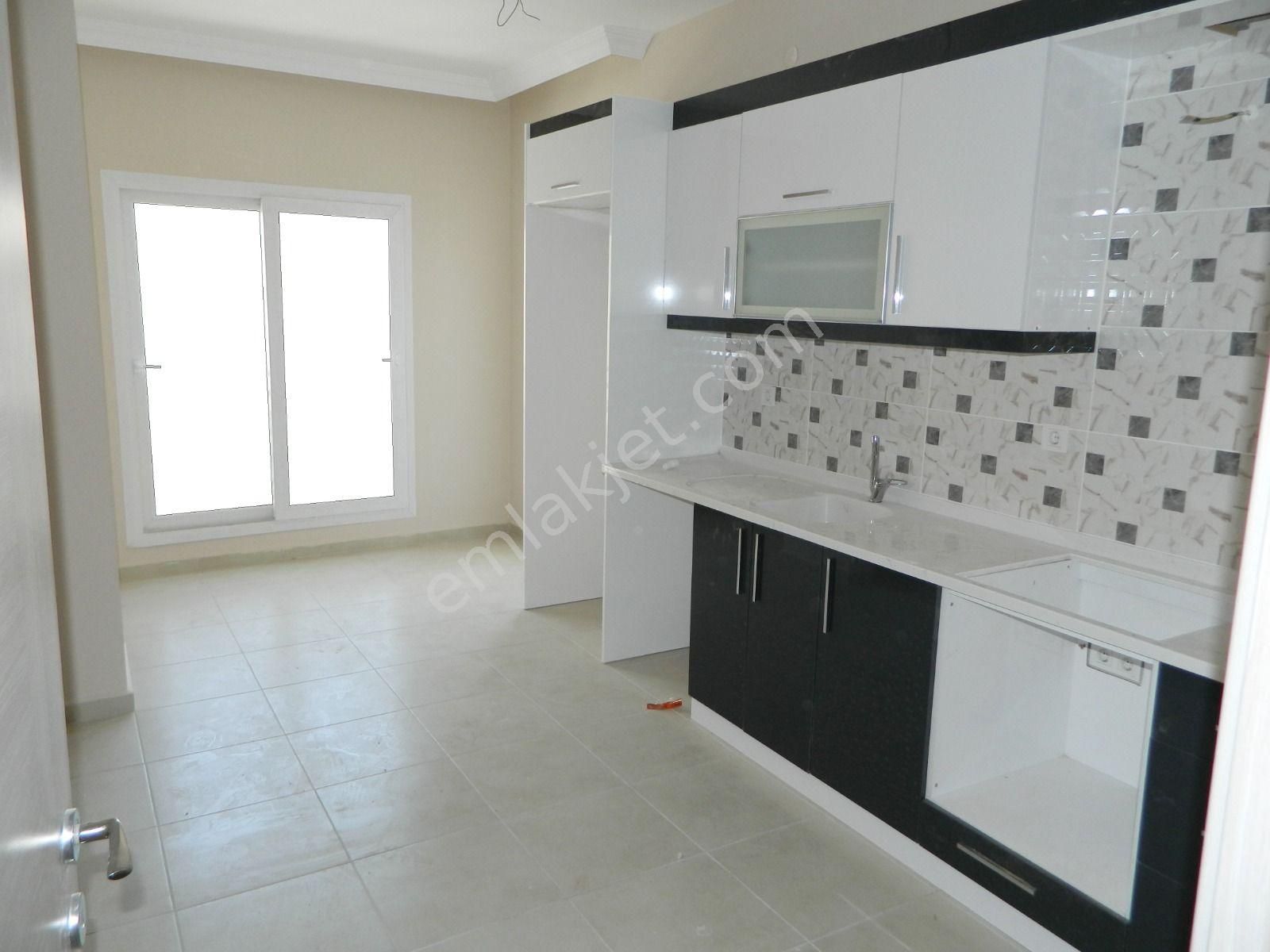 Emlakçıdan İzmir Çiğli Küçük Çiğli Mahallesi 2+1 Kiralık Daire 4.000 TL