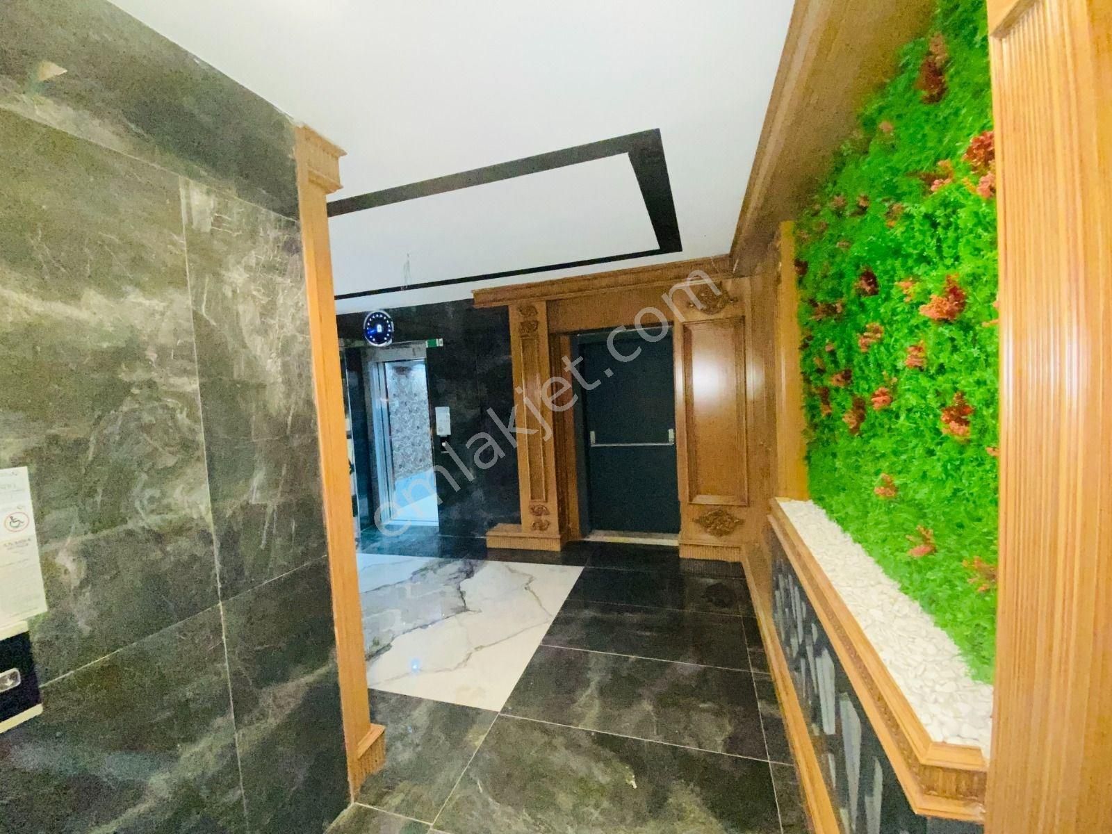 Emlakçıdan Gaziantep Şehitkamil Güvenevler Mahallesi 5+1 Satılık Daire