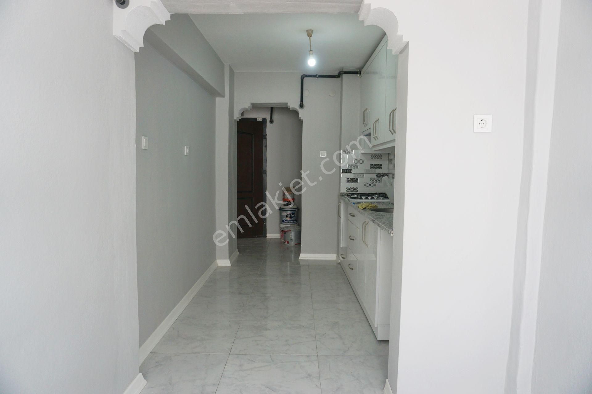 Emlakçıdan İzmir Çiğli Ataşehir Mahallesi 3+1 Kiralık Daire 3.500 TL