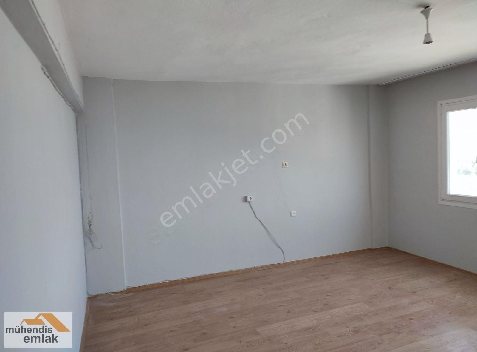 Emlakçıdan İzmir Karabağlar Yurdoğlu Mahallesi 3+1 Kiralık Daire 1.700