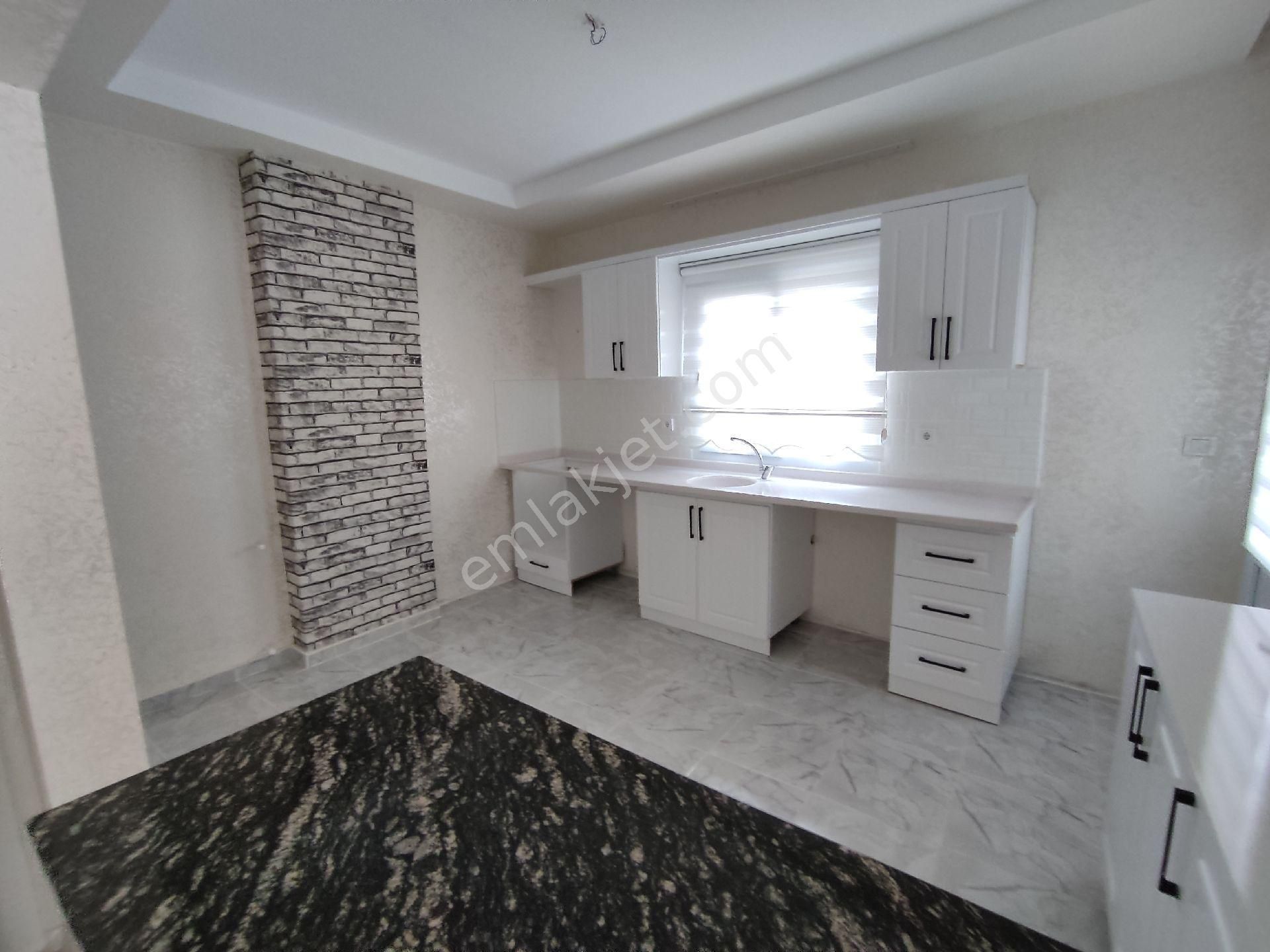 Emlakçıdan Mersin Erdemli Alata Mahallesi 3+1 Kiralık Daire 2.500 TL