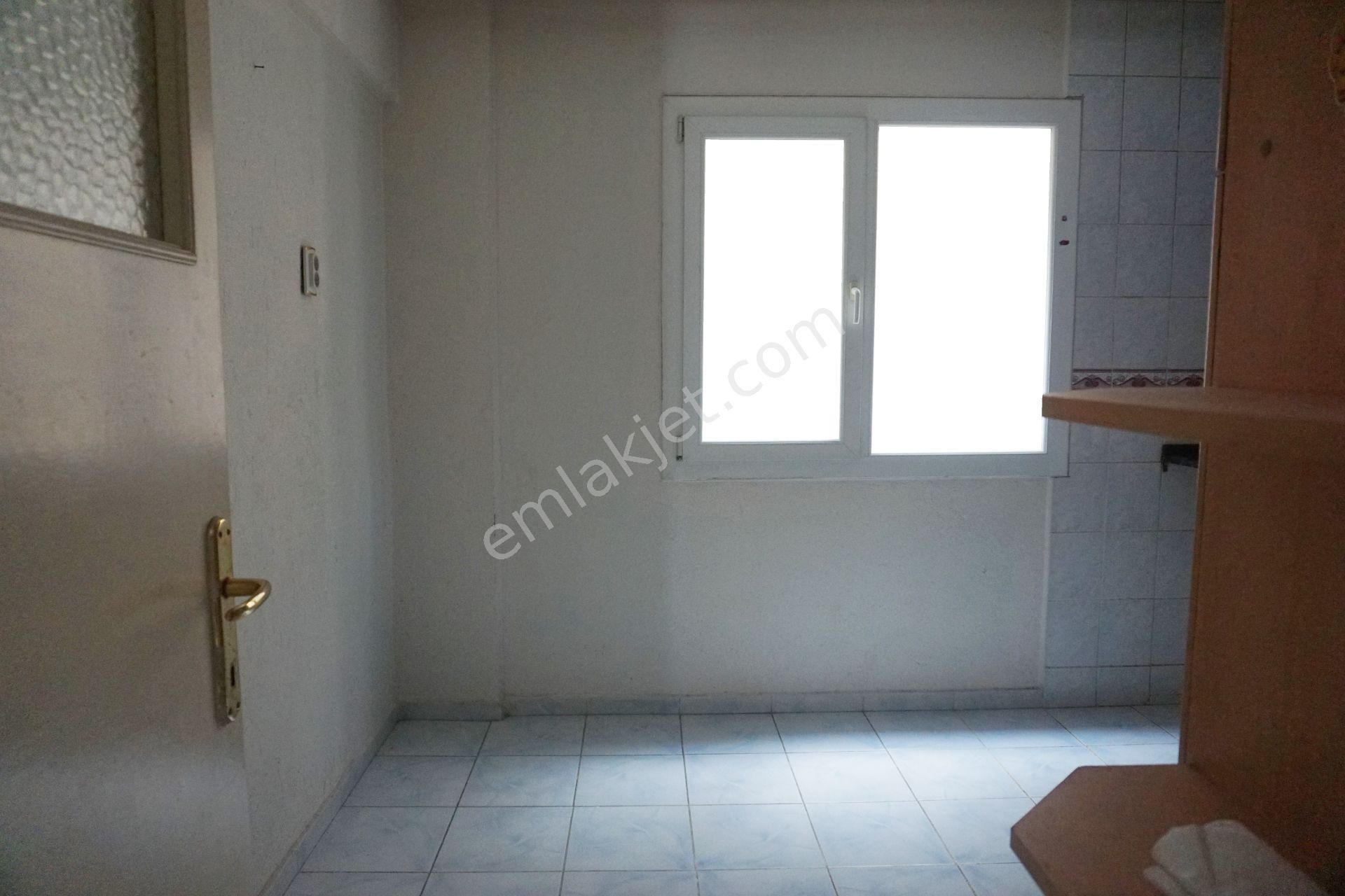 Emlakçıdan İzmir Çiğli Balatçık Mahallesi 2+1 Kiralık Daire 1.750 TL