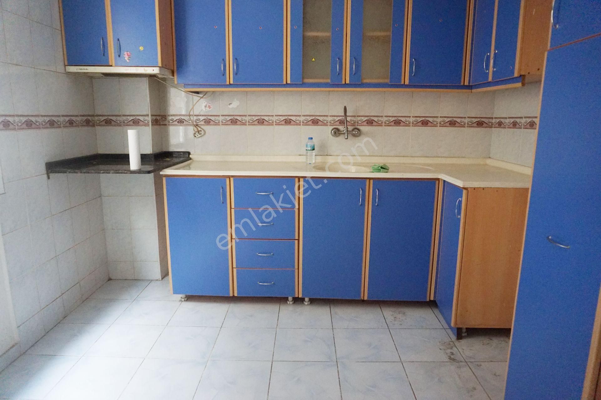 Emlakçıdan İzmir Çiğli Balatçık Mahallesi 2+1 Kiralık Daire 1.750 TL
