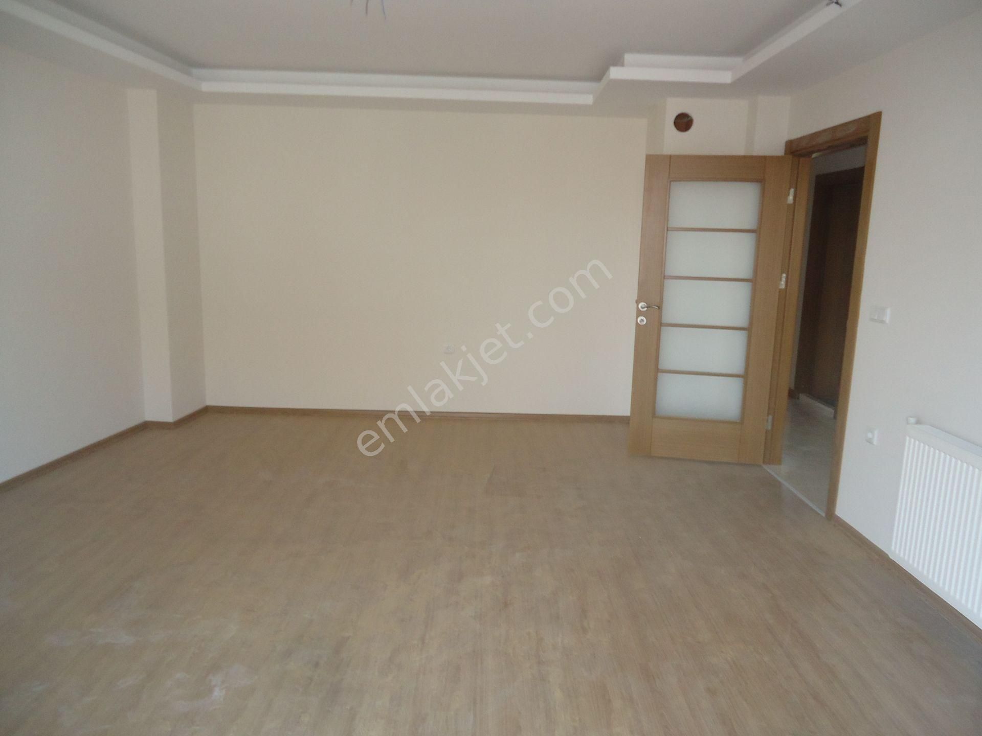 Emlakçıdan İzmir Gaziemir Atıfbey Mahallesi 3+1 Kiralık Daire 6.000 TL