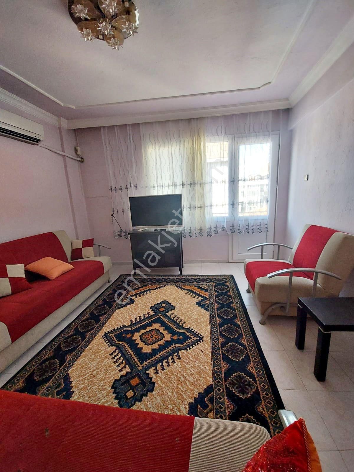 Emlakçıdan İzmir Buca Akıncılar Mahallesi 2+1 Kiralık Daire 3.000 TL