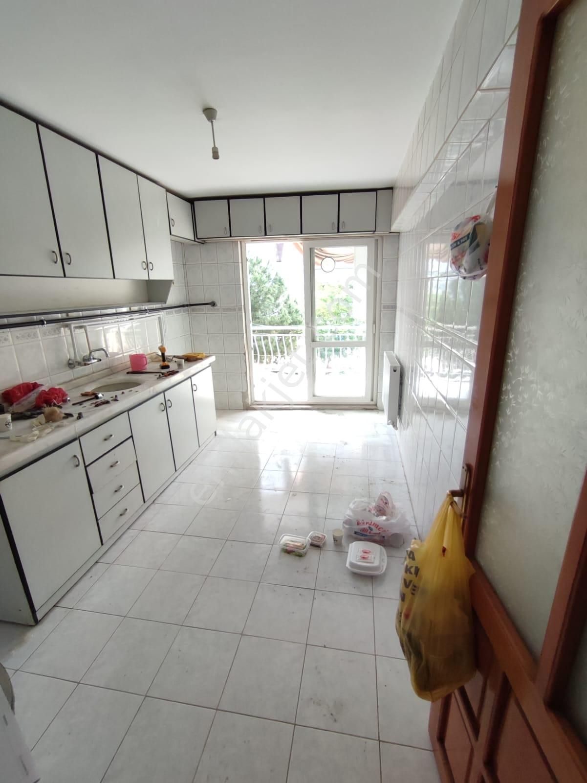 Emlakçıdan Manisa Yunusemre Hafsa Sultan Mahallesi 3+1 Satılık Daire