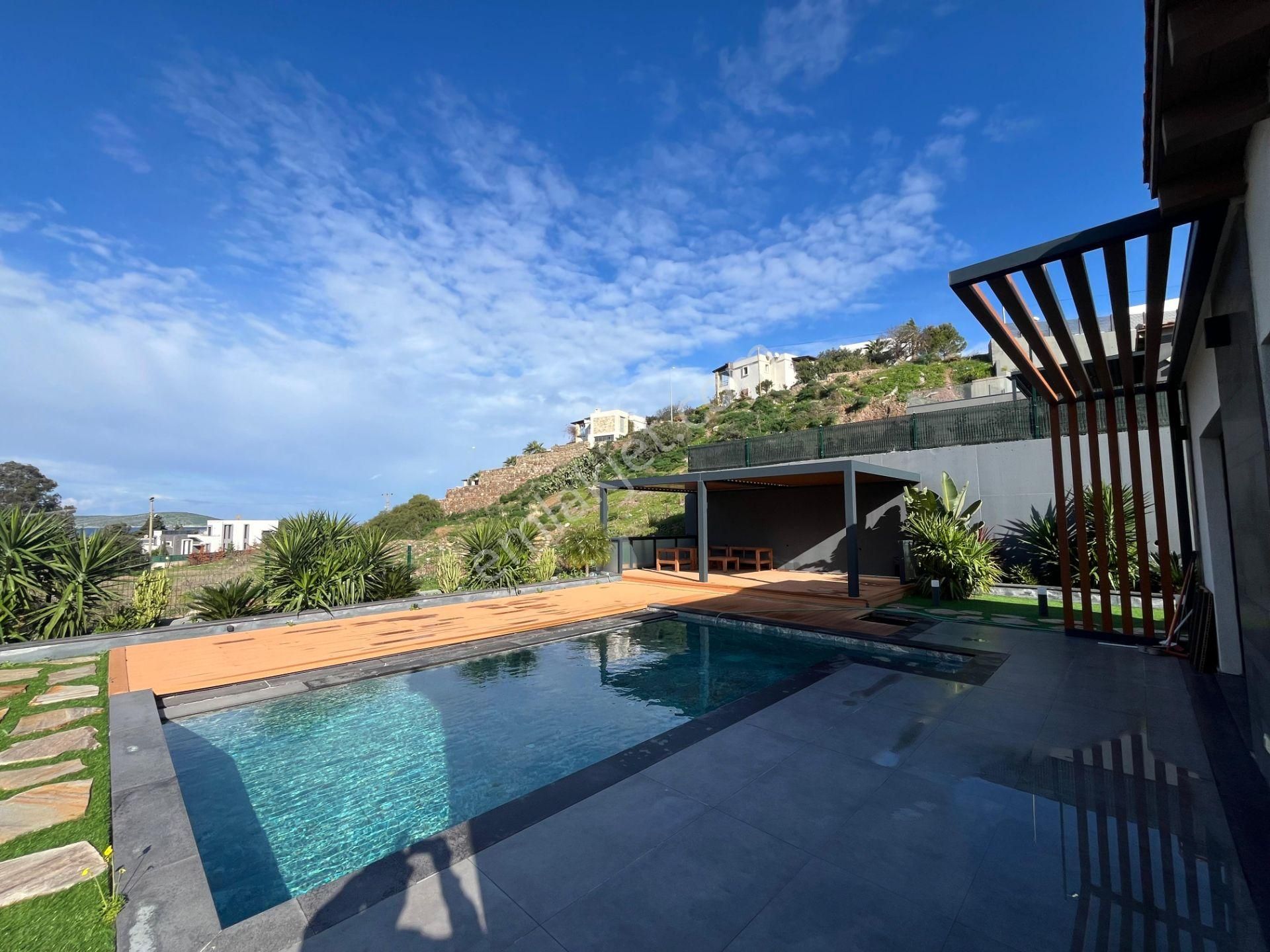 Gümüşlük'te Satılık Deniz Manzaralı Havuzlu Müstakil Villa - Görsel 4