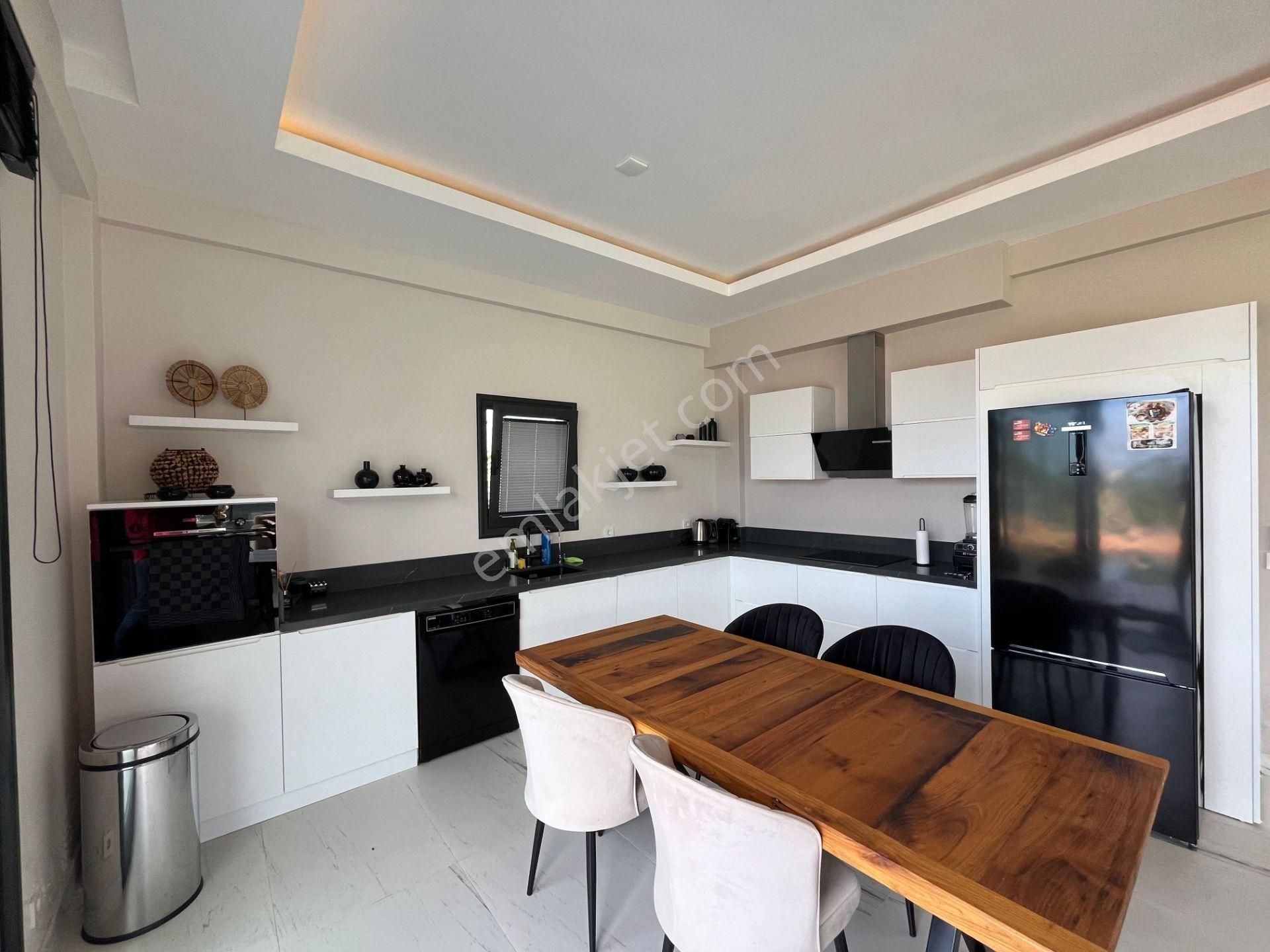 Gümüşlük'te Satılık Deniz Manzaralı Havuzlu Müstakil Villa - Görsel 18