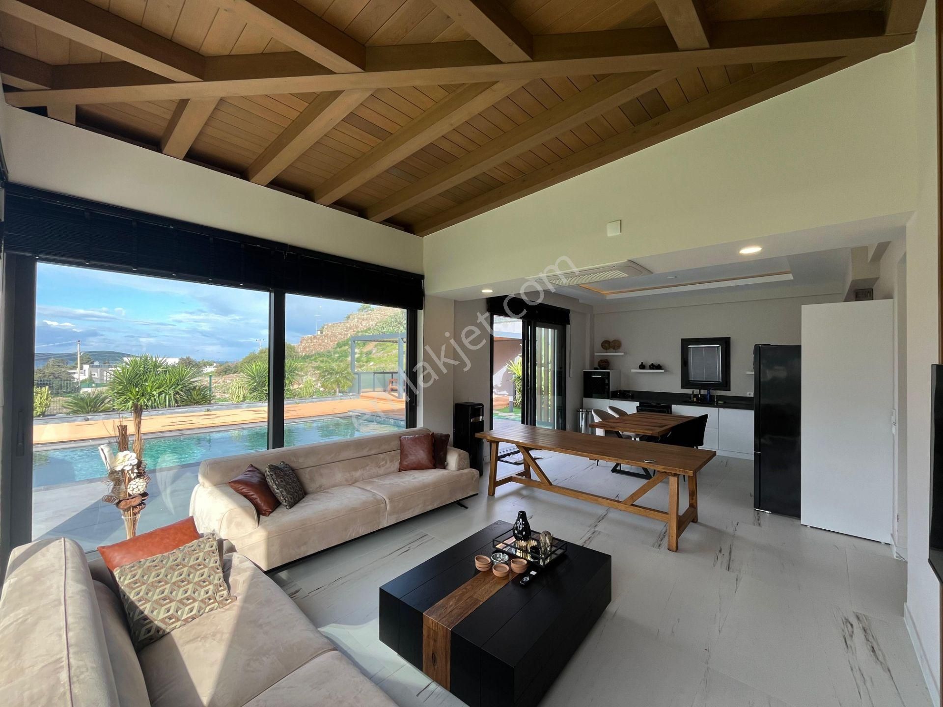 Gümüşlük'te Satılık Deniz Manzaralı Havuzlu Müstakil Villa - Görsel 14