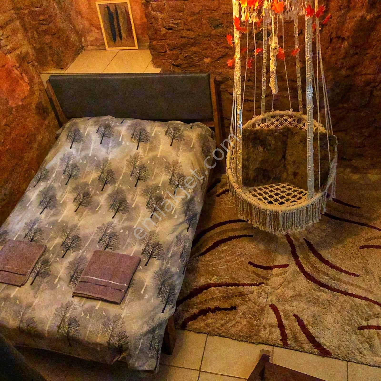Emlakçıdan İstanbul Beyoğlu Gümüşsuyu Mahallesi 1+1 Günlük Kiralık