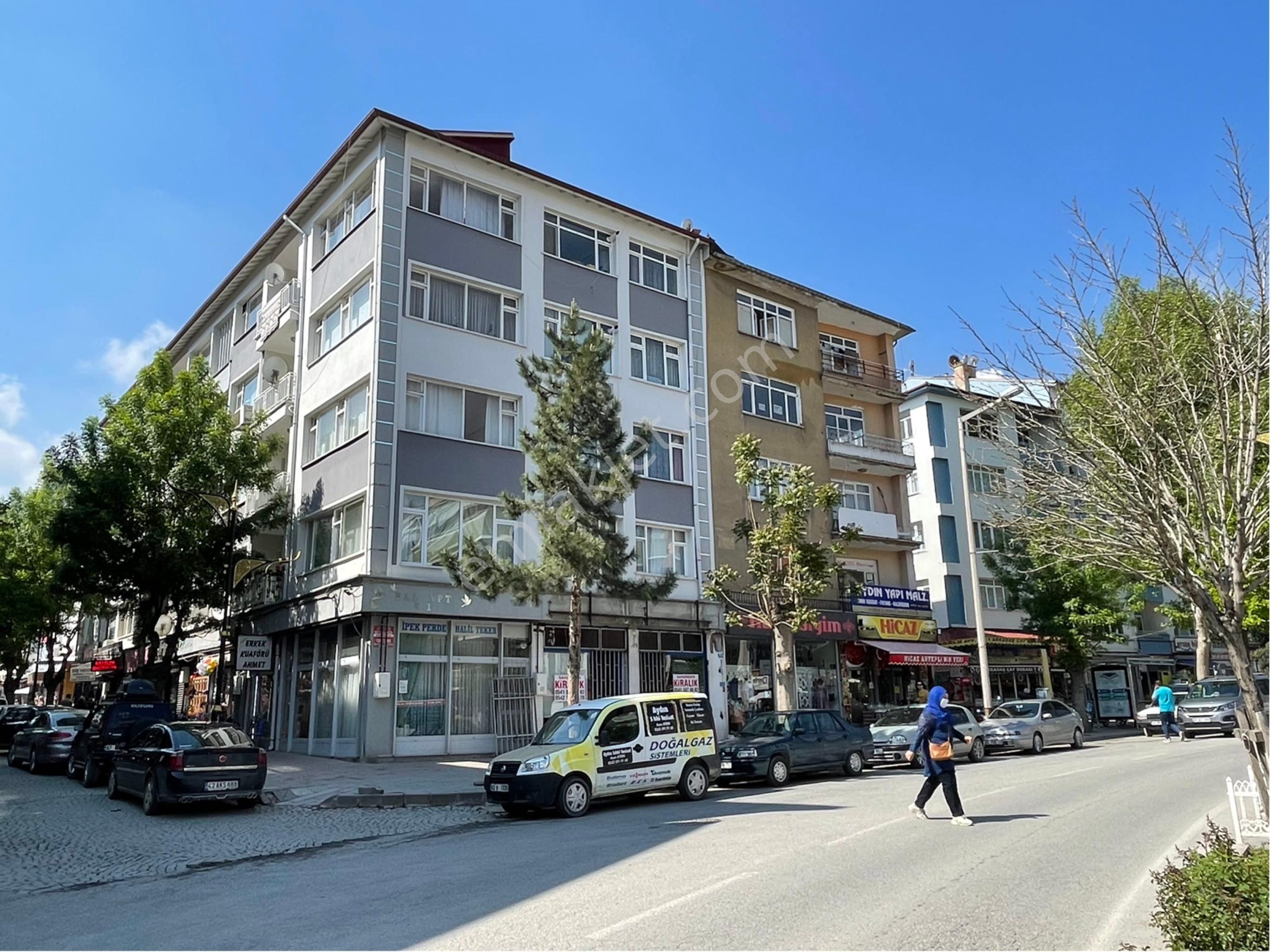 Emlakçıdan Konya Akşehir Selçuk Mahallesi 4+1 Kiralık Daire 1.150 TL