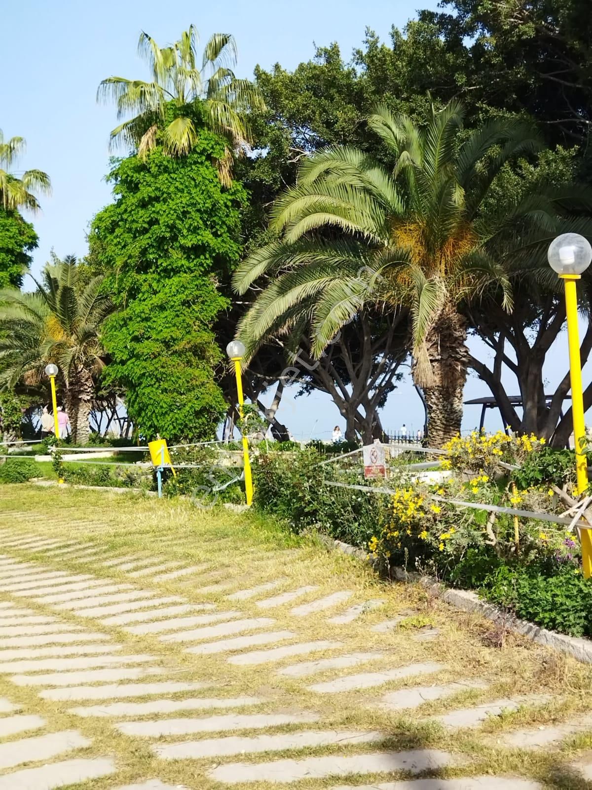 Emlakçıdan Mersin Mezitli Menderes Mahallesi 1+1 Satılık Daire 775.000