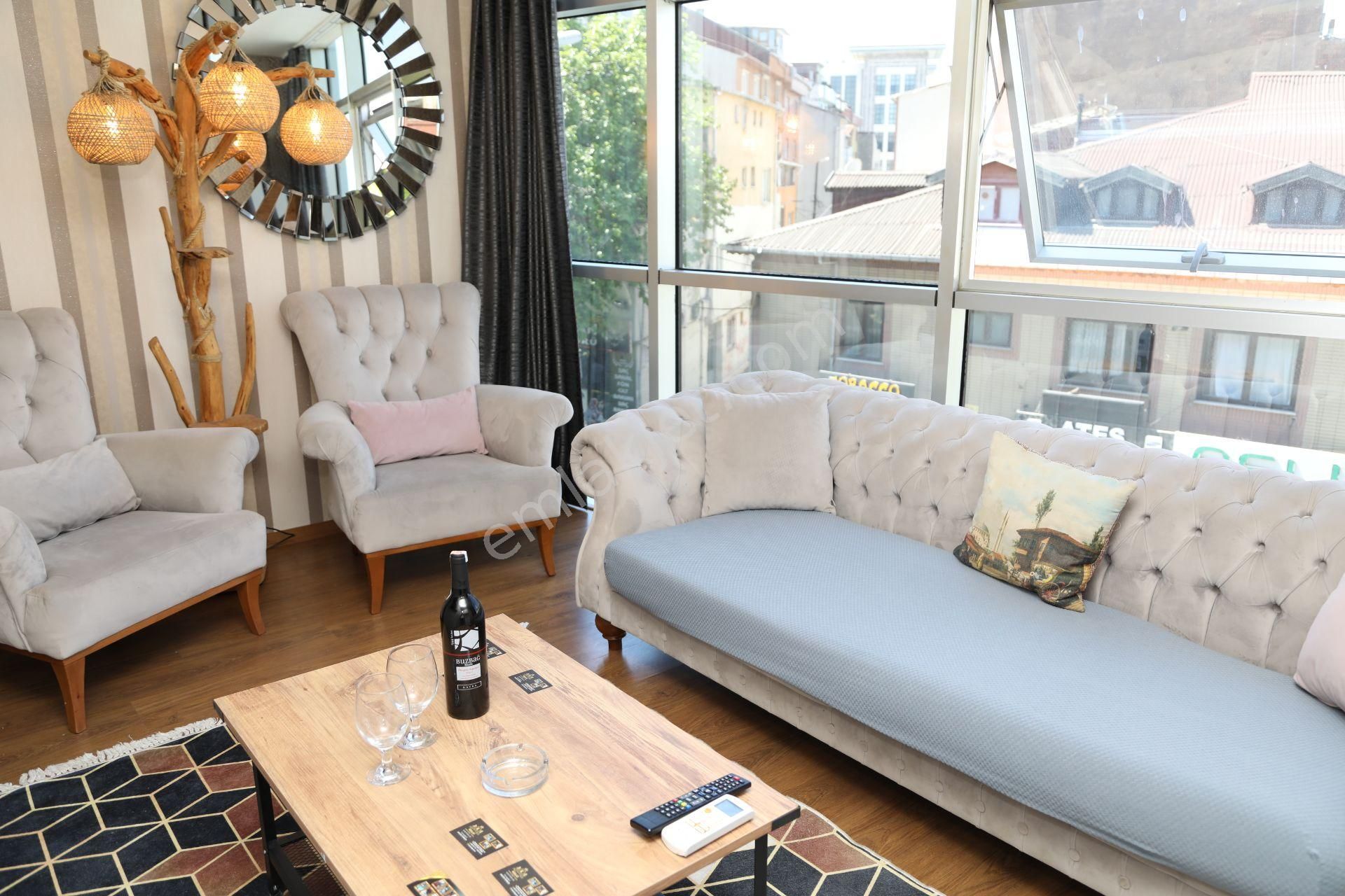 Emlakçıdan İstanbul Gaziosmanpaşa Karadeniz Mahallesi 1+1 Günlük