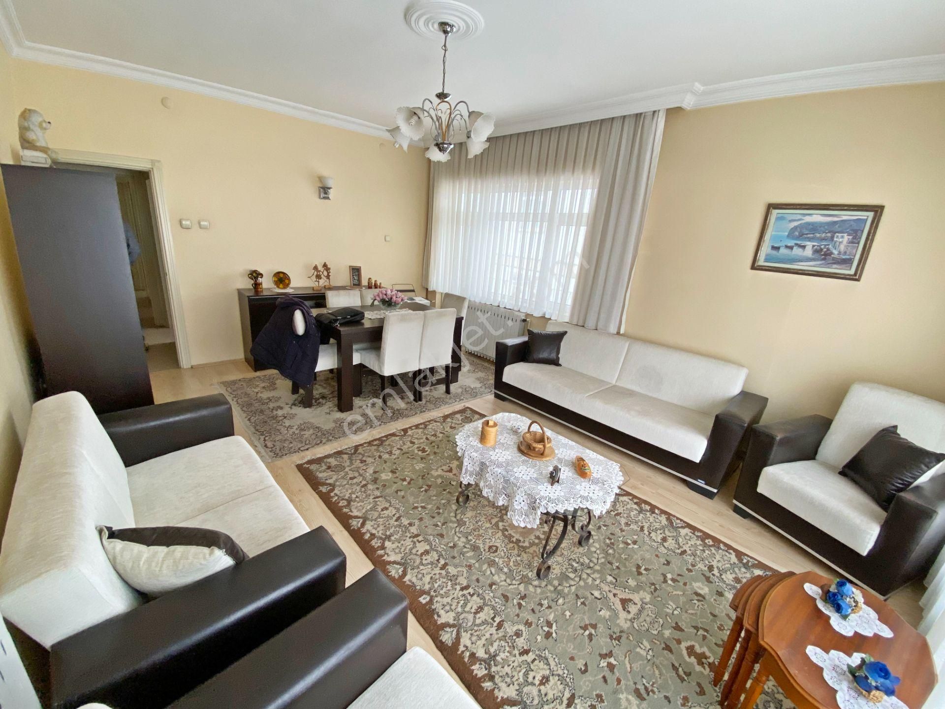 Emlakçıdan Ankara Mamak Şafaktepe Mahallesi 3+1 Kiralık Daire 3.500 TL
