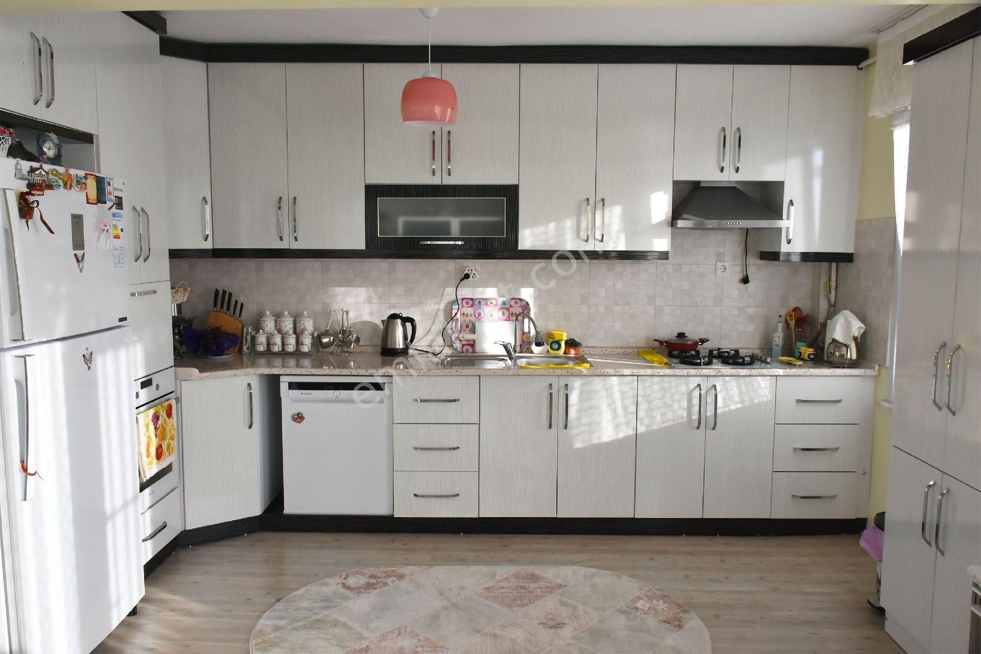 E5 Üzeri Deniz Manzaralı Bahçeli 4 Katlı Komple Satılık Bina - Görsel 10