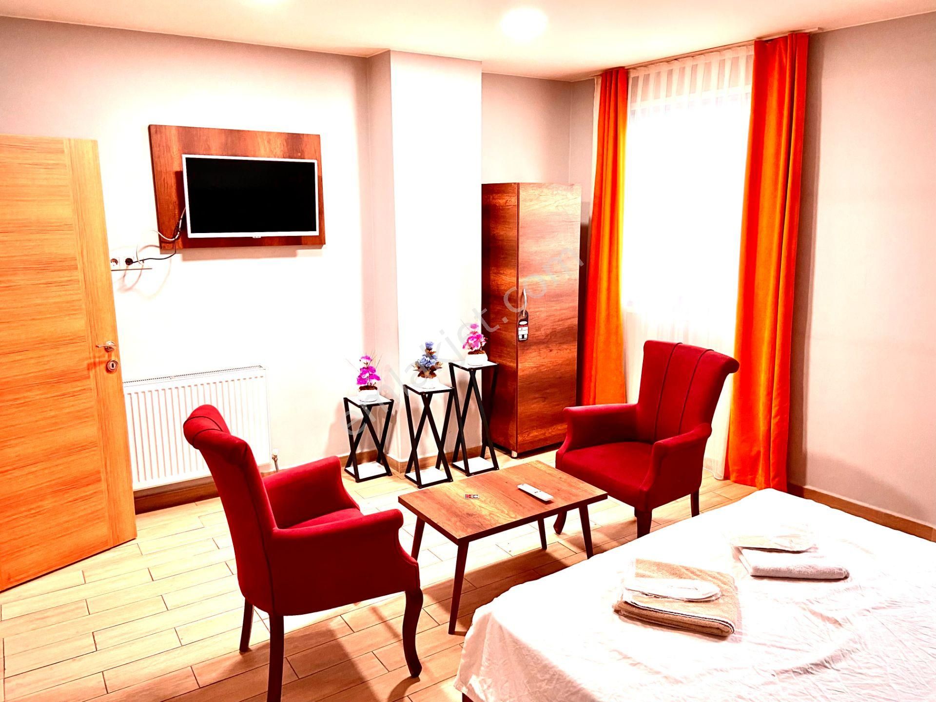 Emlakçıdan İstanbul Gaziosmanpaşa Merkez Mahallesi 1+1 Günlük Kiralık