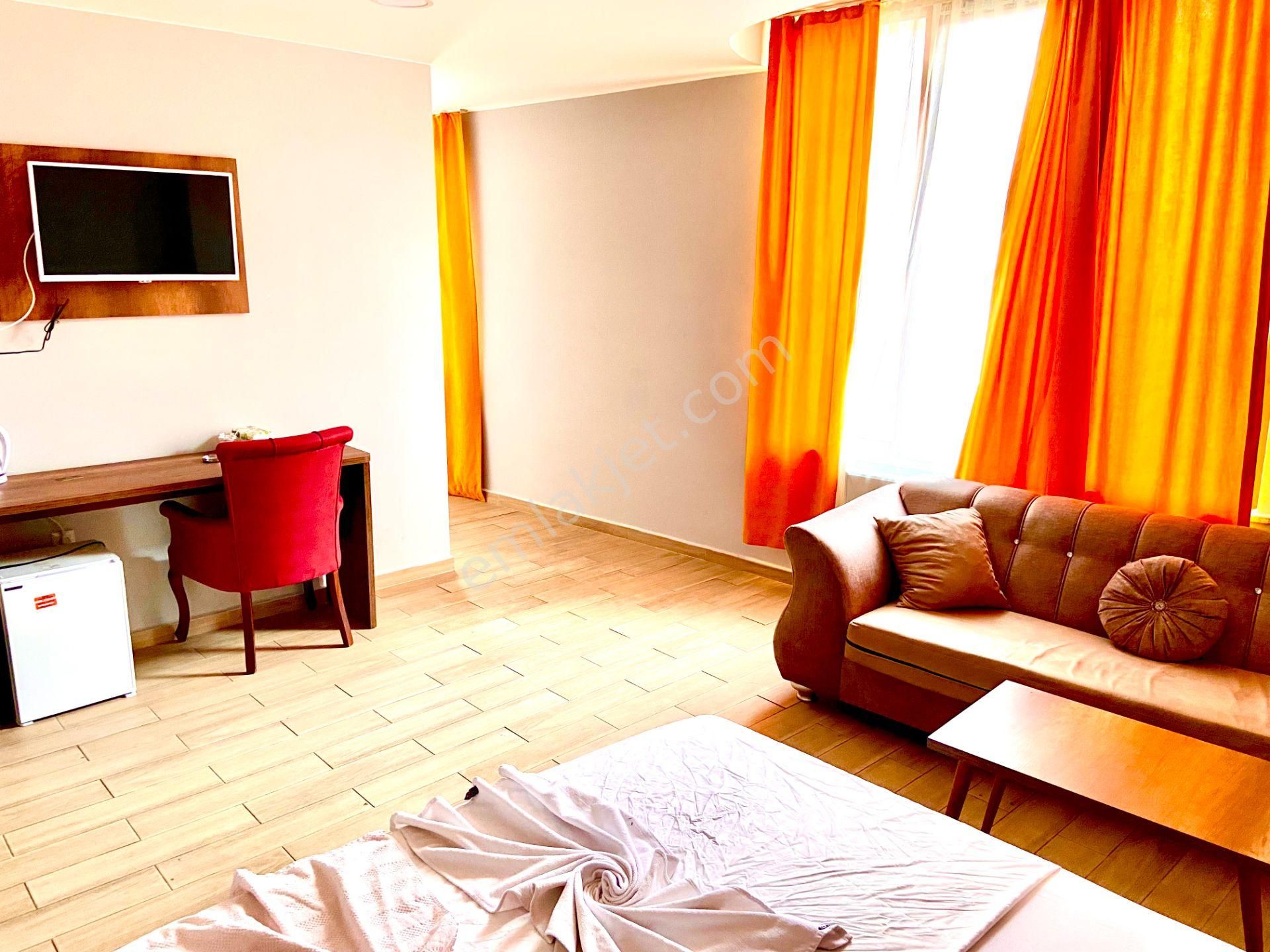 Emlakçıdan İstanbul Gaziosmanpaşa Merkez Mahallesi 1+1 Günlük Kiralık