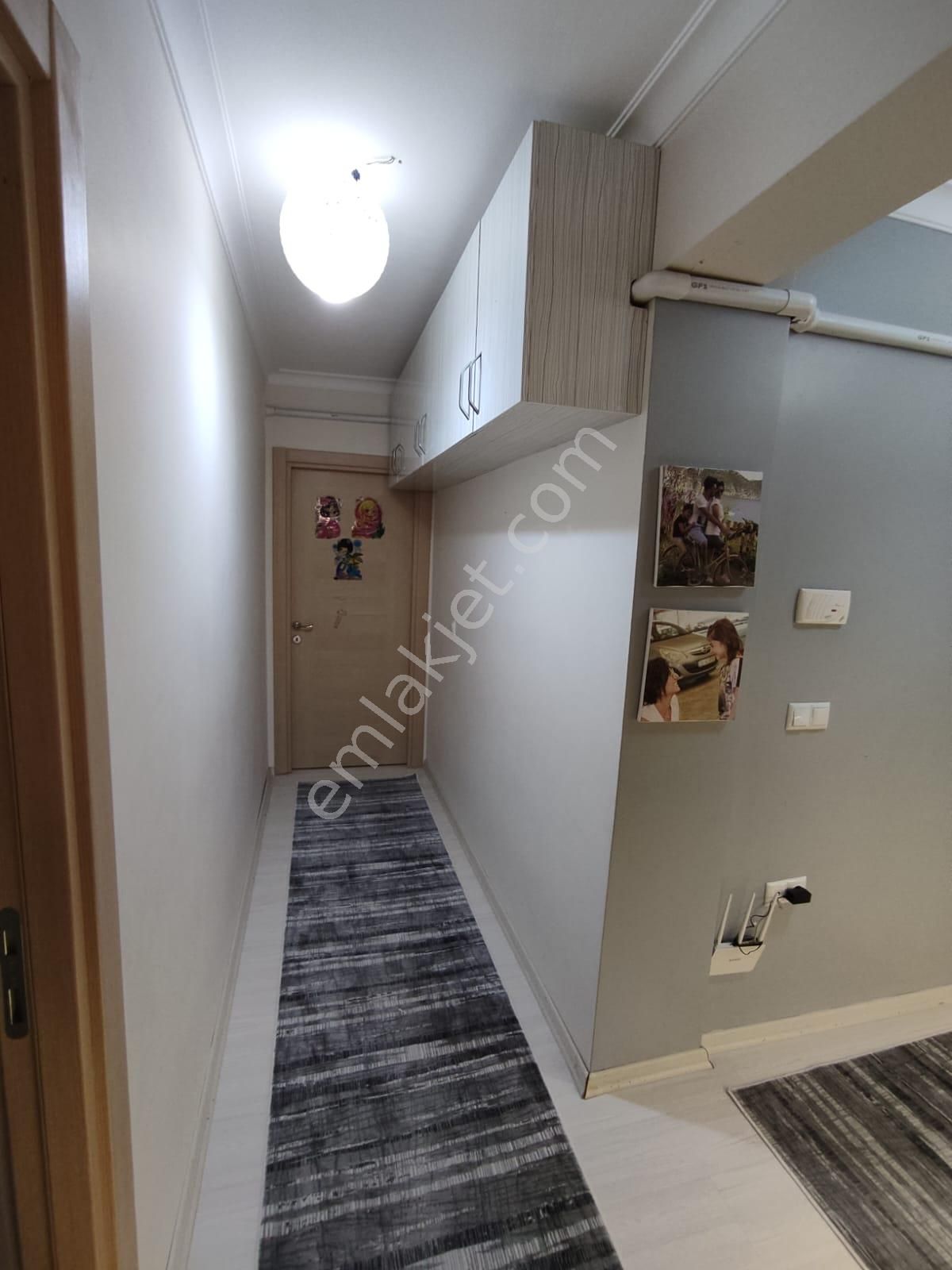 Emlakçıdan İzmir Çiğli Küçük Çiğli Mahallesi 4+2 Kiralık Daire 6.000 TL