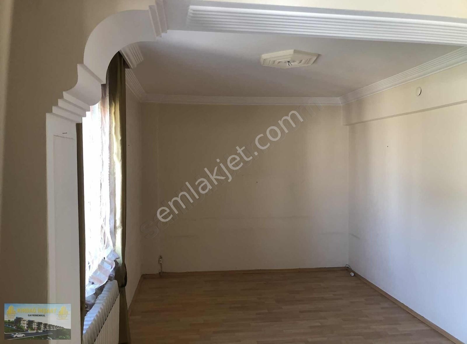 Emlakçıdan İzmir Narlıdere Çatalkaya Mahallesi 3+1 Kiralık Daire 5.000