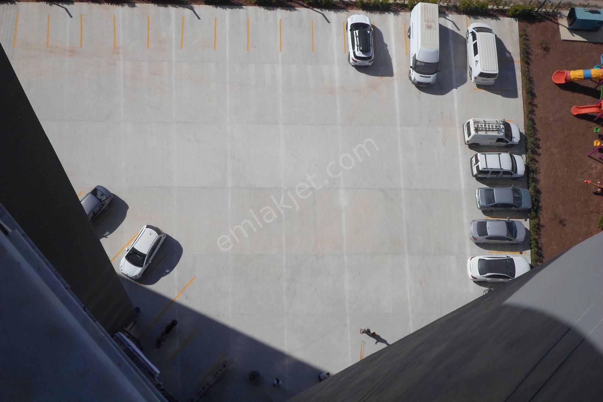 Emlakçıdan Mersin Mezitli Akdeniz Mahallesi 3+1 Kiralık Daire 95.000 TL