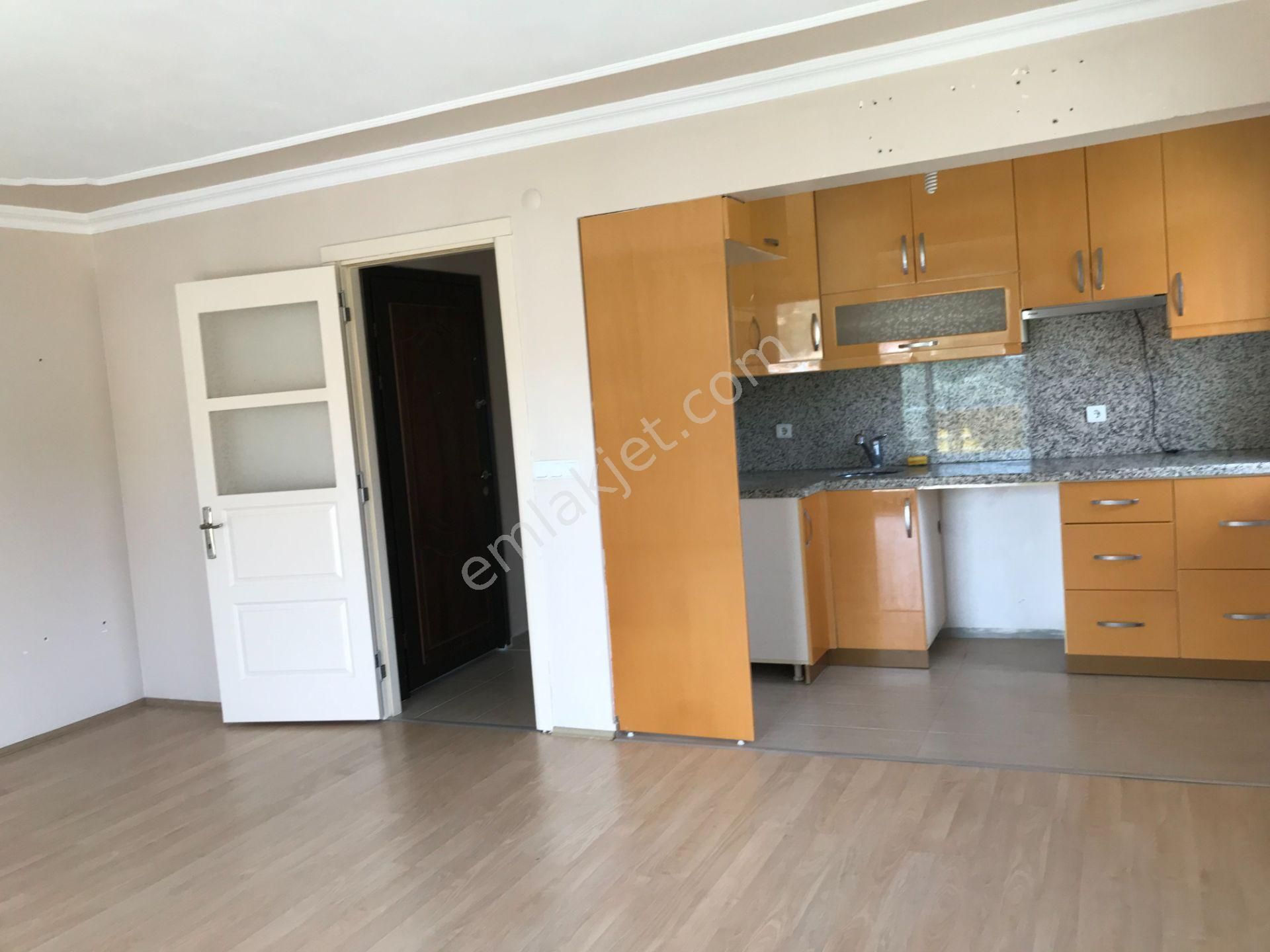 Emlakçıdan İzmir Foça Atatürk Mahallesi 3+1 Satılık Daire 3.250.000 TL ...