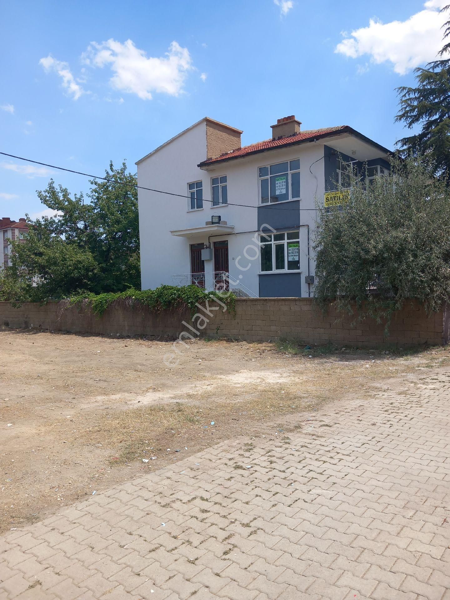 Çetin Emlaktan 2 Katlı Müstakil Bahçeli Ev - Görsel 23