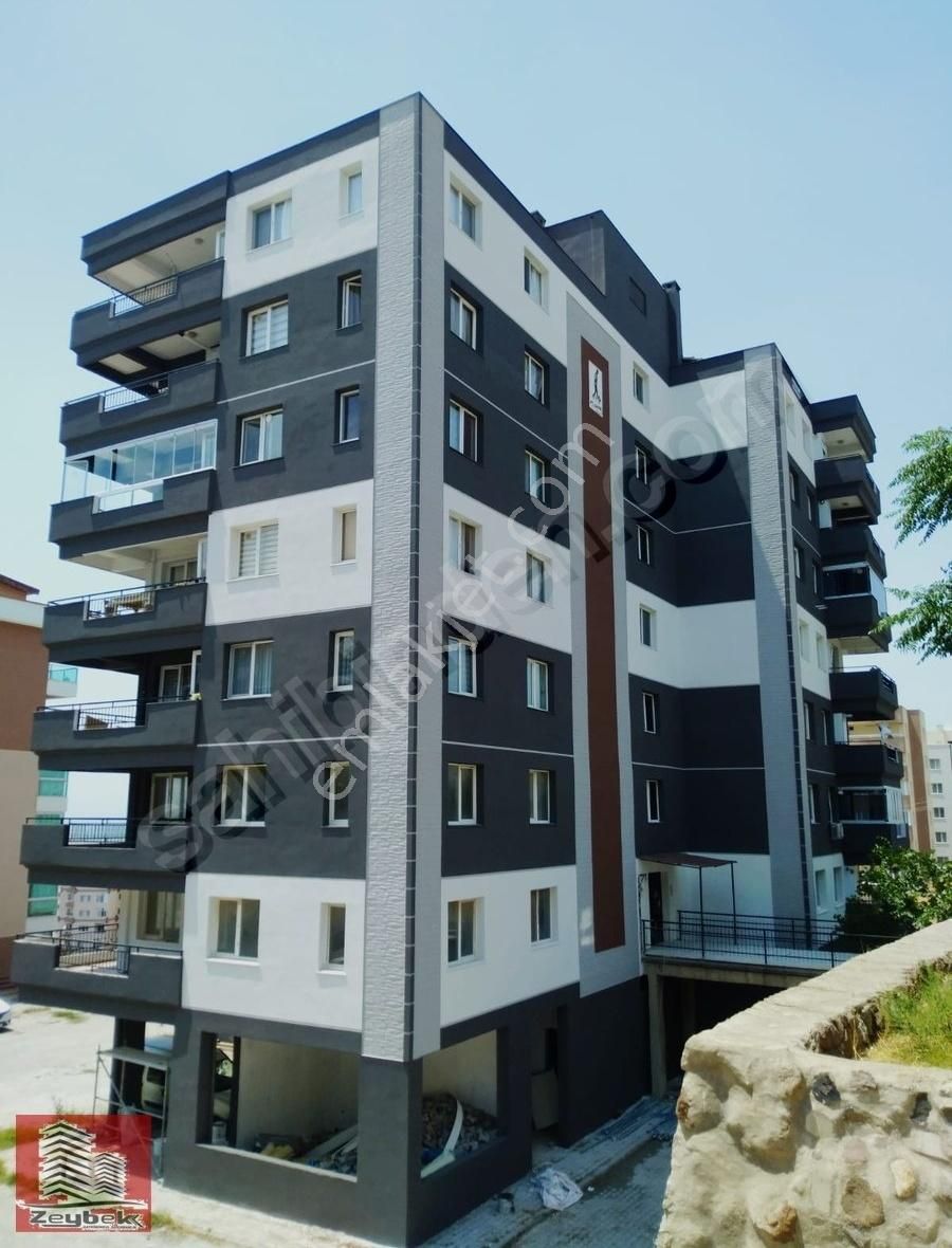 Menemen İstiklal Mahallesinde Tadilatlı 3+1 130 M2 Satılık Daire - Görsel 2