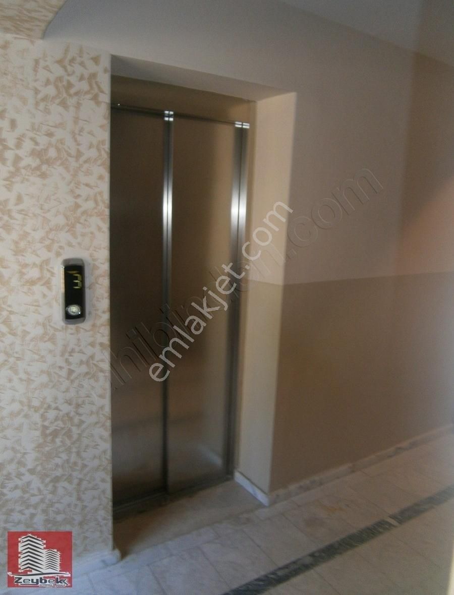 Menemen İstiklal Mahallesinde Tadilatlı 3+1 130 M2 Satılık Daire - Görsel 4