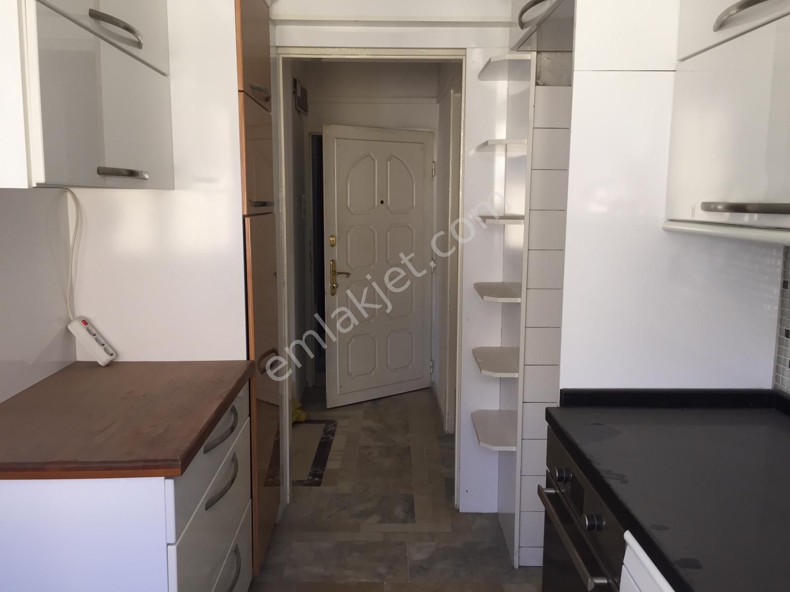 Mithatpaşada Caddeye Cepheli Asansörlü Deniz Manzaralı Köşe Daire - Görsel 7