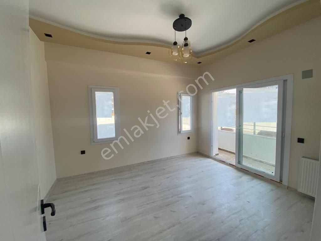 Emlakçıdan Mersin Mezitli Akdeniz Mahallesi 2+1 Satılık Daire 1.550.000