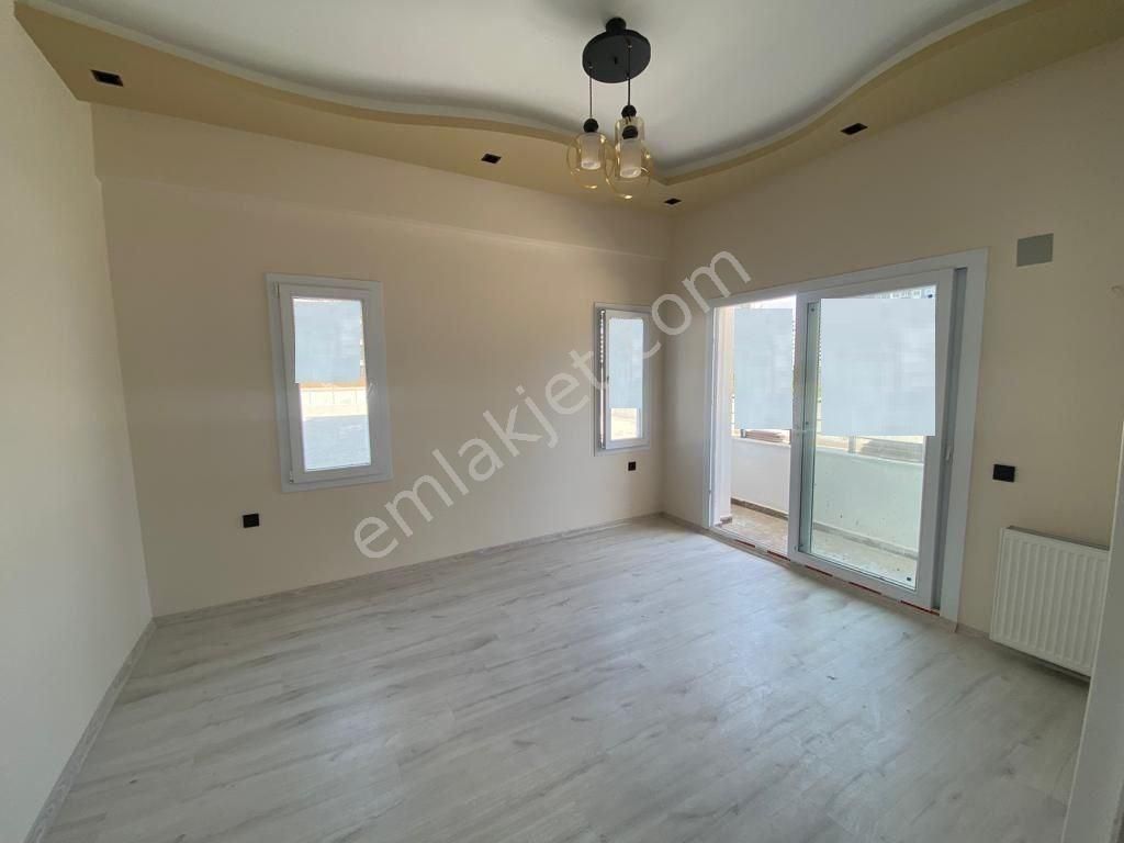 Emlakçıdan Mersin Mezitli Akdeniz Mahallesi 2+1 Satılık Daire 1.550.000