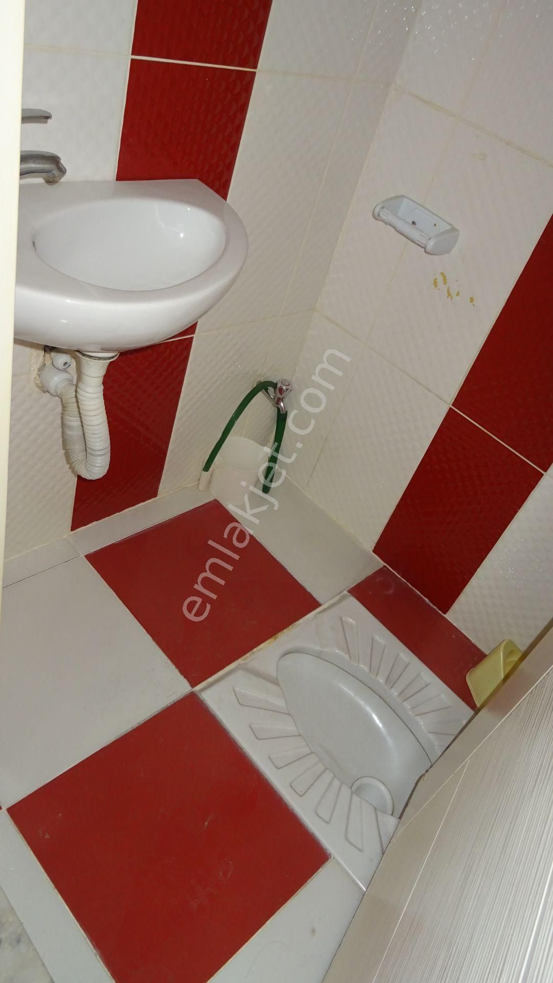 Abdinpaşa ,kısıklı Sk.ta, Ful Yapılı ,y.giriş ,balkonlu ,yalıtımlı - Görsel 9