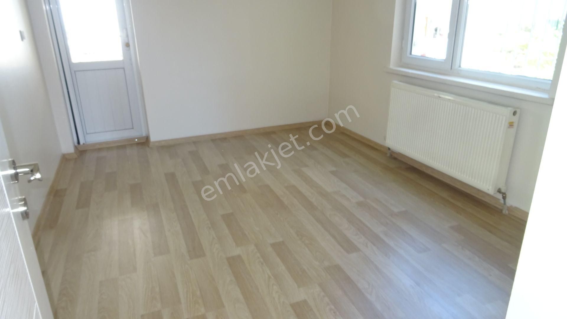 Abdinpaşa ,kısıklı Sk.ta, Ful Yapılı ,y.giriş ,balkonlu ,yalıtımlı