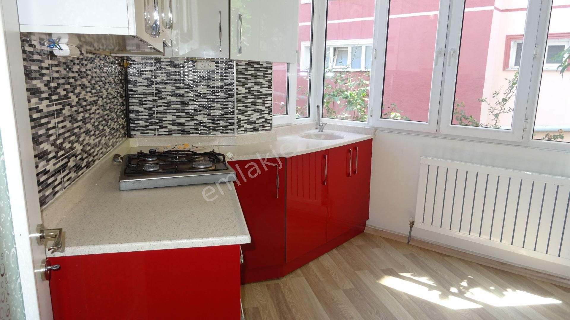 Abdinpaşa ,kısıklı Sk.ta, Ful Yapılı ,y.giriş ,balkonlu ,yalıtımlı - Görsel 7