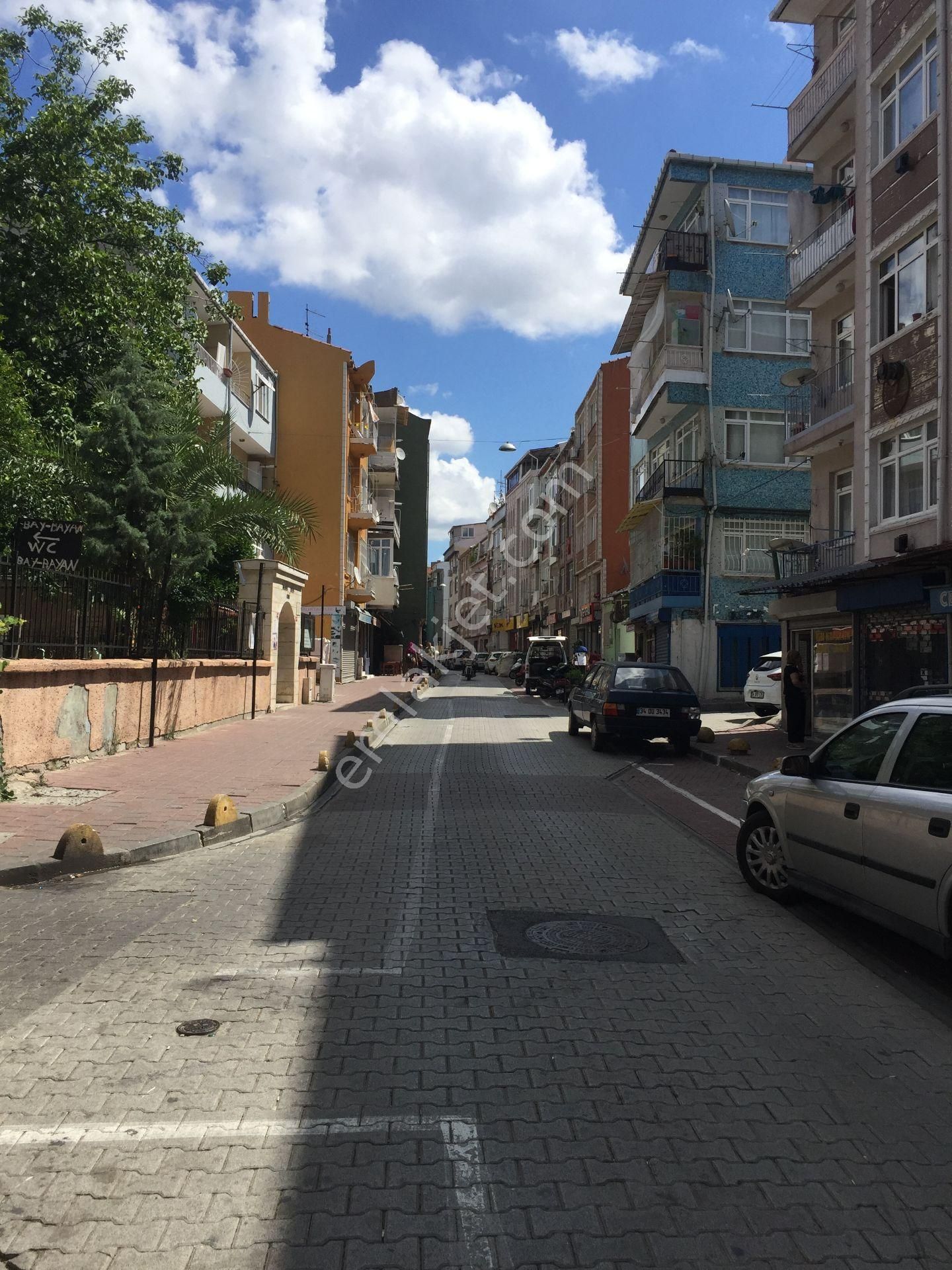 Sümbülefendi-hacı Piri Sk.-perşembe Pazarında -bahçeli 2 Ad. Daire - Görsel 3