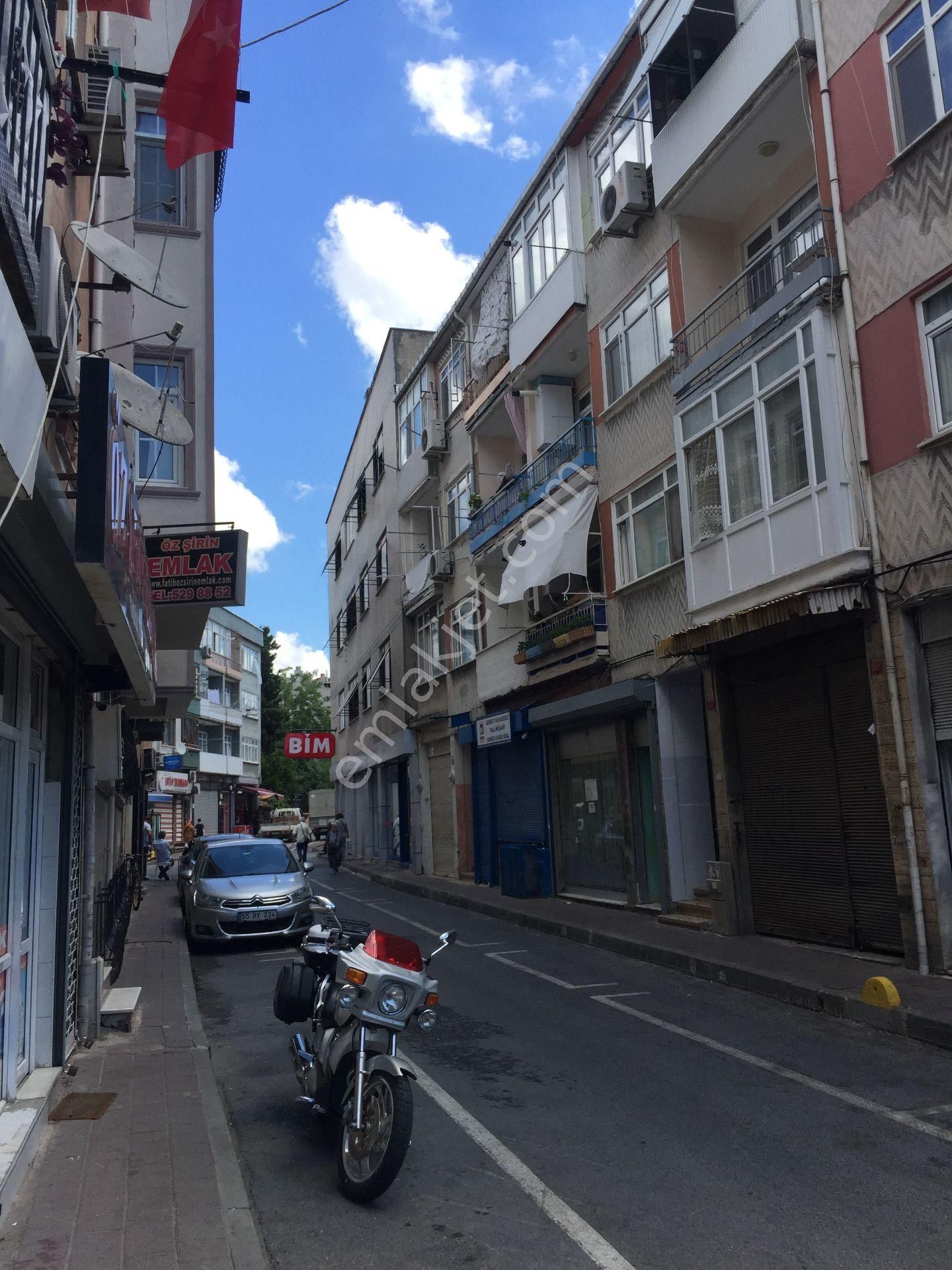 Sümbülefendi-hacı Piri Sk.-perşembe Pazarında -bahçeli 2 Ad. Daire - Görsel 6