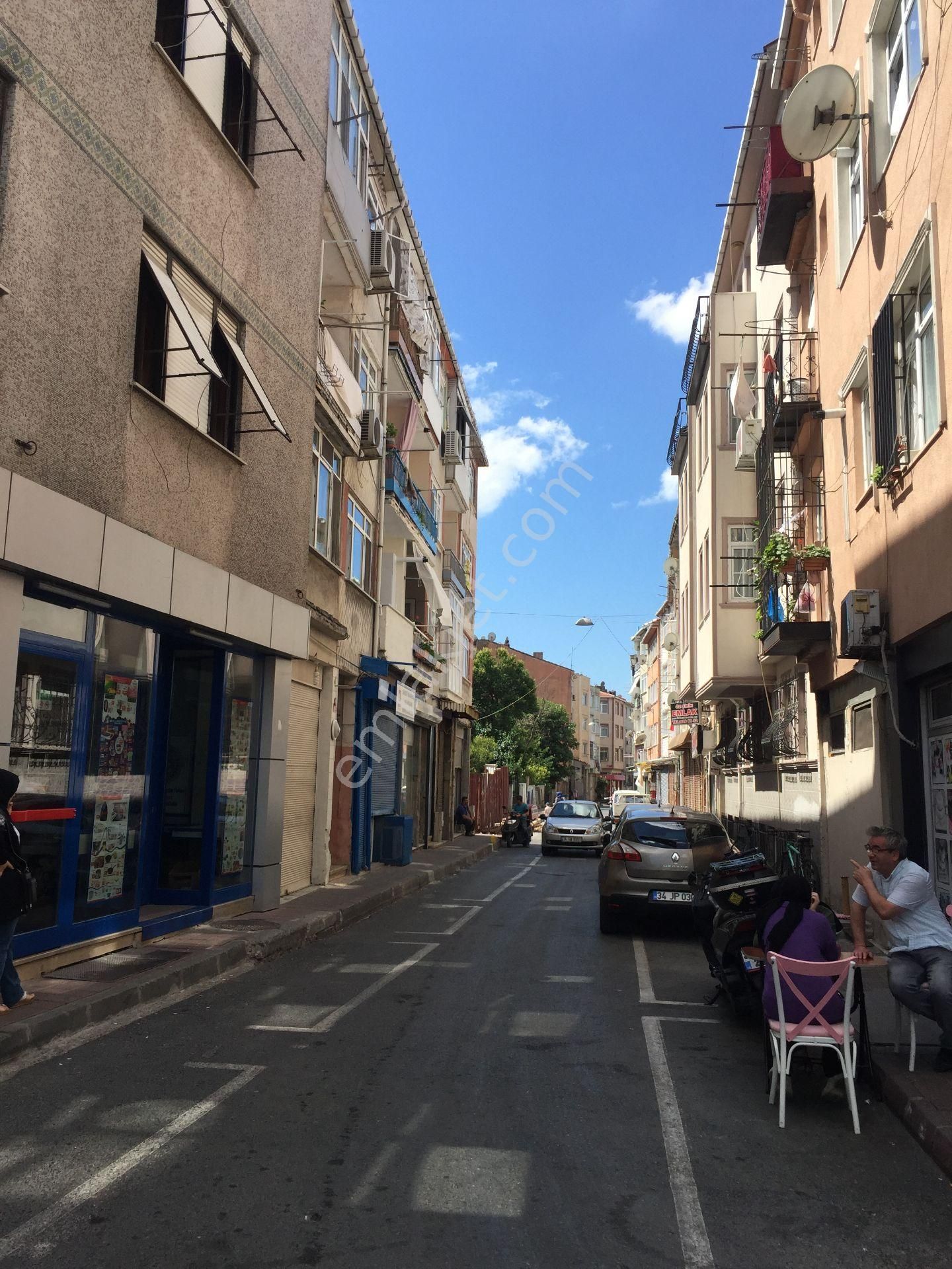 Sümbülefendi-hacı Piri Sk.-perşembe Pazarında -bahçeli 2 Ad. Daire - Görsel 4