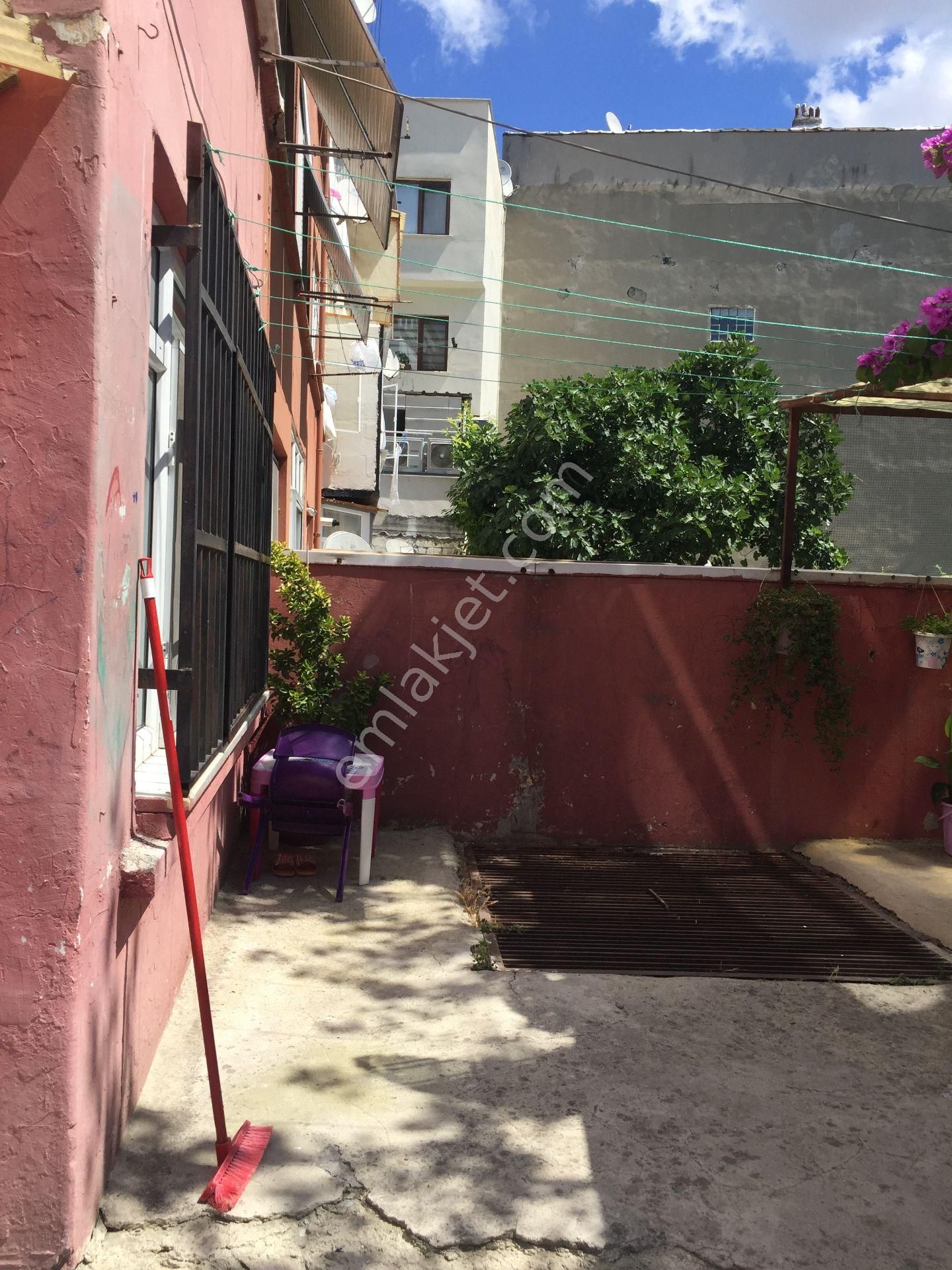 Sümbülefendi-hacı Piri Sk.-perşembe Pazarında -bahçeli 2 Ad. Daire - Görsel 9