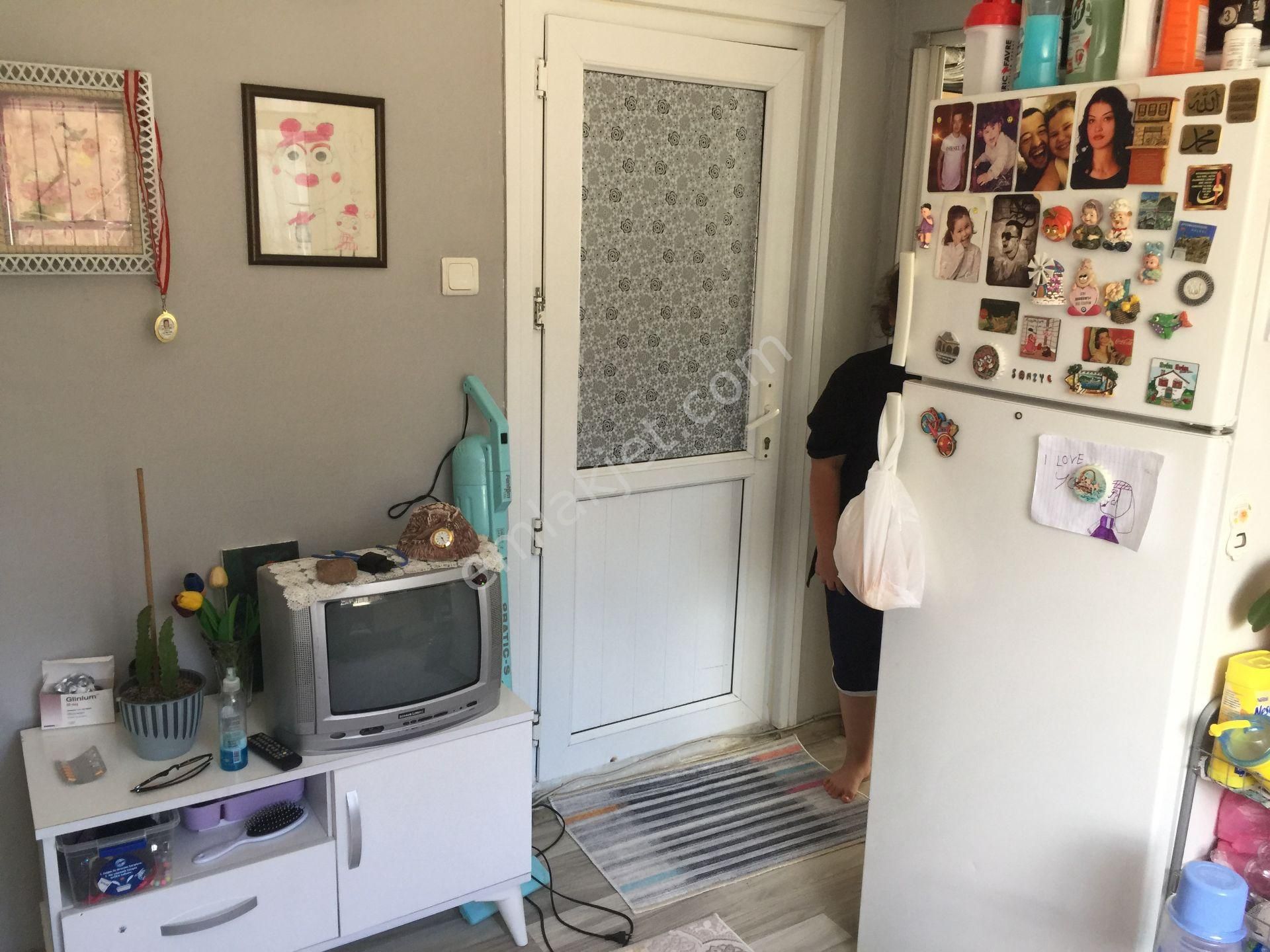 Sümbülefendi-hacı Piri Sk.-perşembe Pazarında -bahçeli 2 Ad. Daire - Görsel 17