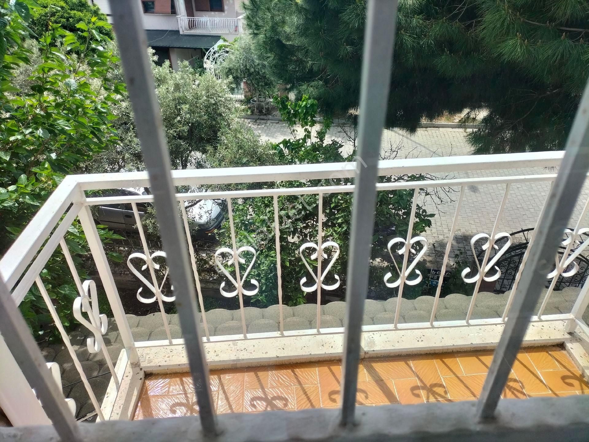 Aydın Kuşadası Türkmen Mahallesinde 5+1 Bahçeli Villa - Görsel 11