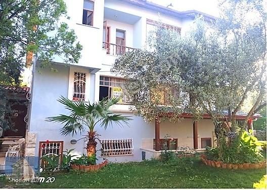 Edremit Altınoluk Satılık Villa ALTINOLUK YÜZME HAVUZLU SİTEDE SATILIK TRİPLEKS VİLLA 4+1,165M2.