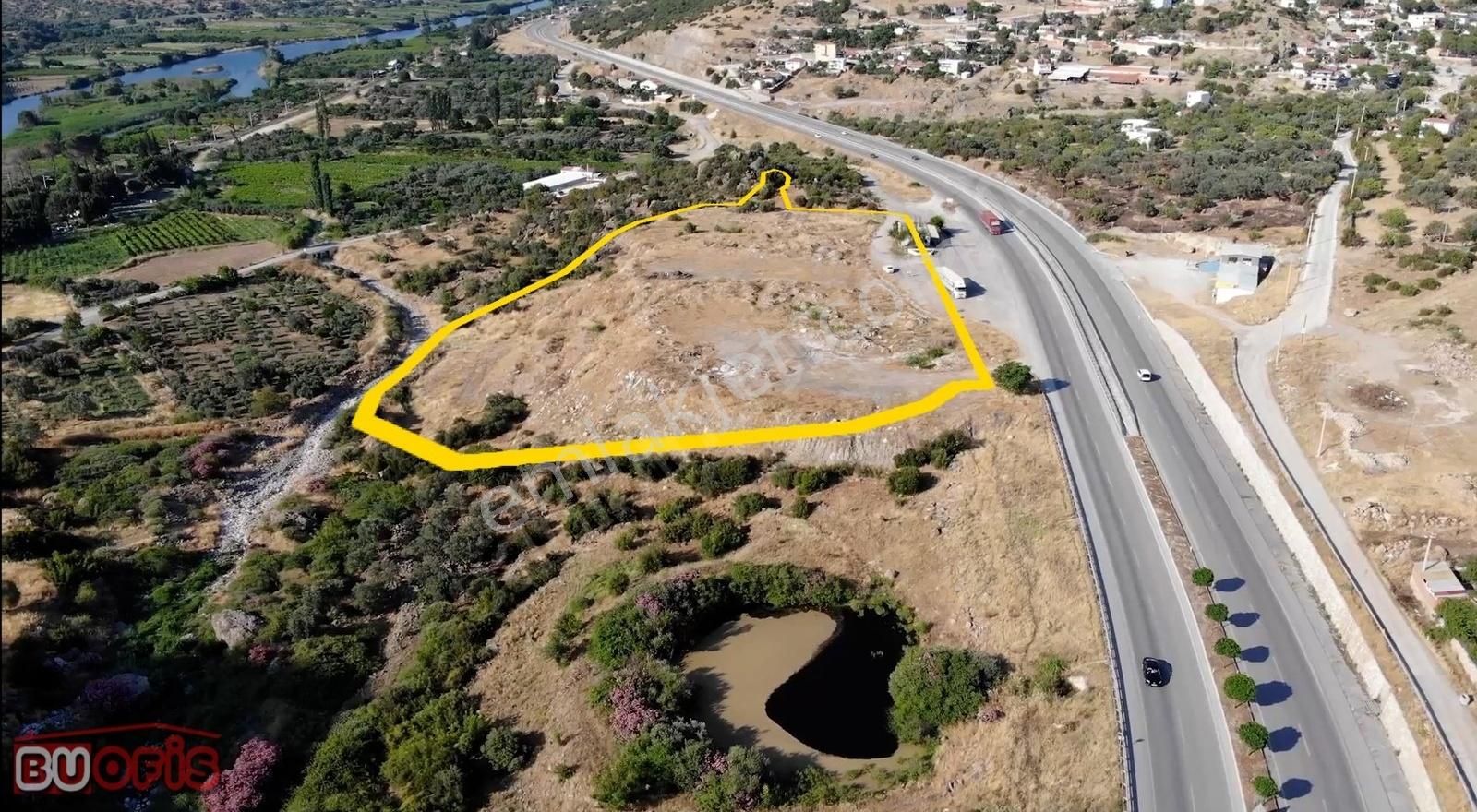 Ayvacık'ta Manisa Asfaltına Cepheli Satılık Depo İmarlı Arsa