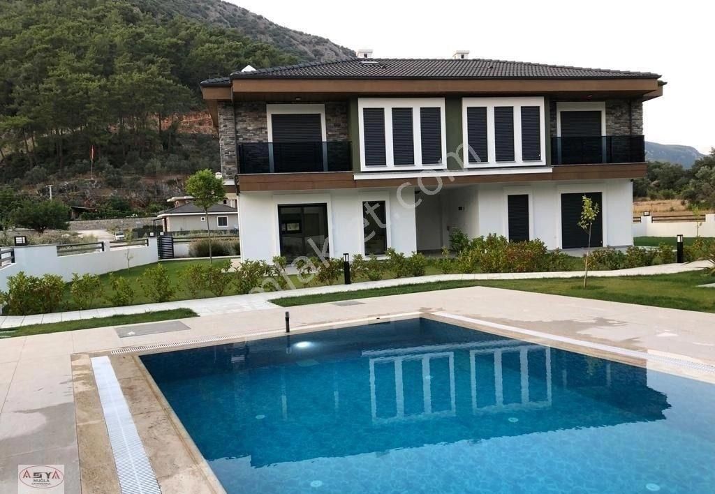 Ula Gökova Satılık Villa Gökova Yeşilovada Doğa Ve Çam ağaçları İçinde Lüks Villalar