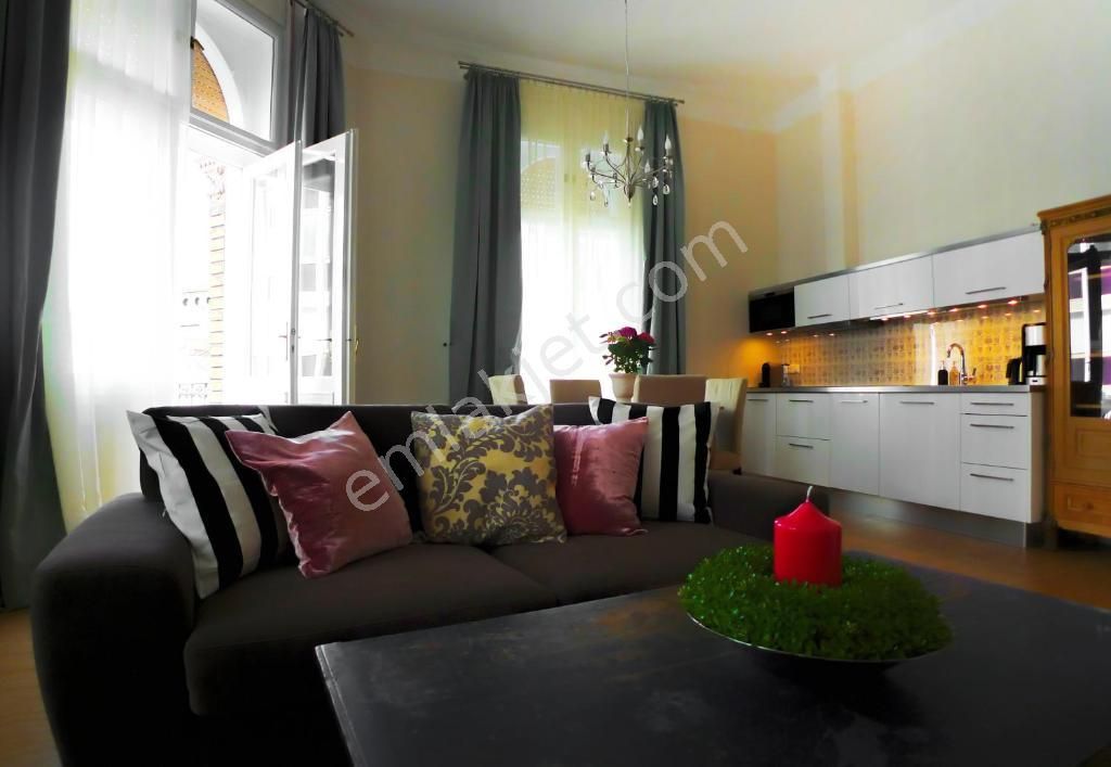 Emlakçıdan İstanbul Kağıthane Çağlayan Mahallesi 1+1 Günlük Kiralık