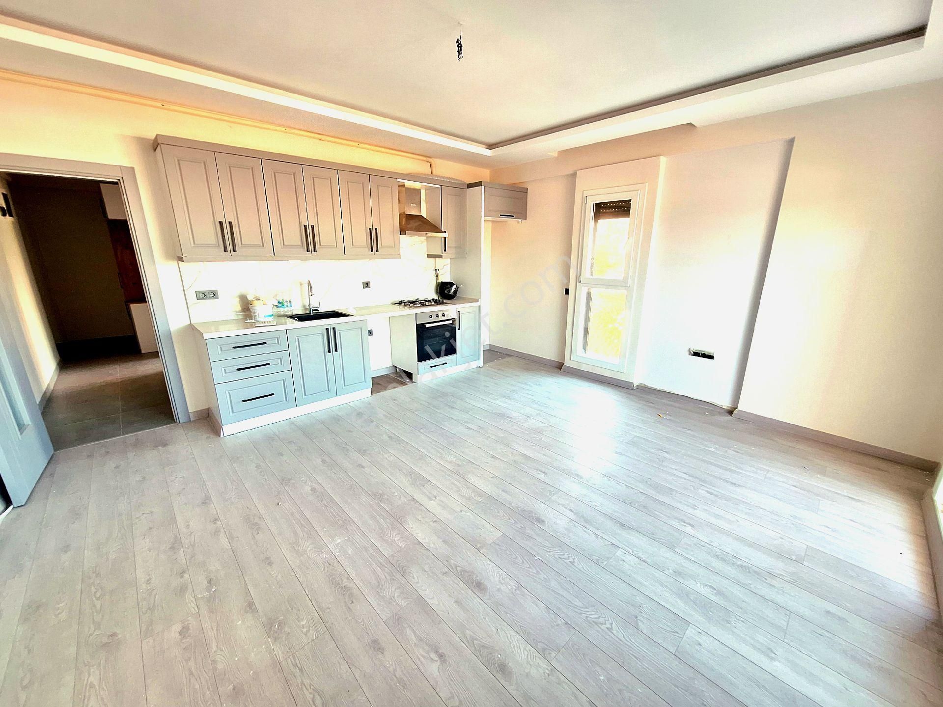 Doğalgazlı,kuşadasında Yeni Binada,sahile 150m 1+1 Eşyasız Kiralık Daire